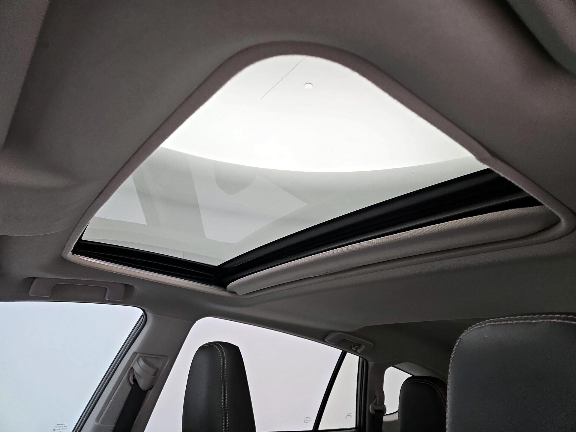 Thumbnail: 2014 Toyota RAV4 - 19