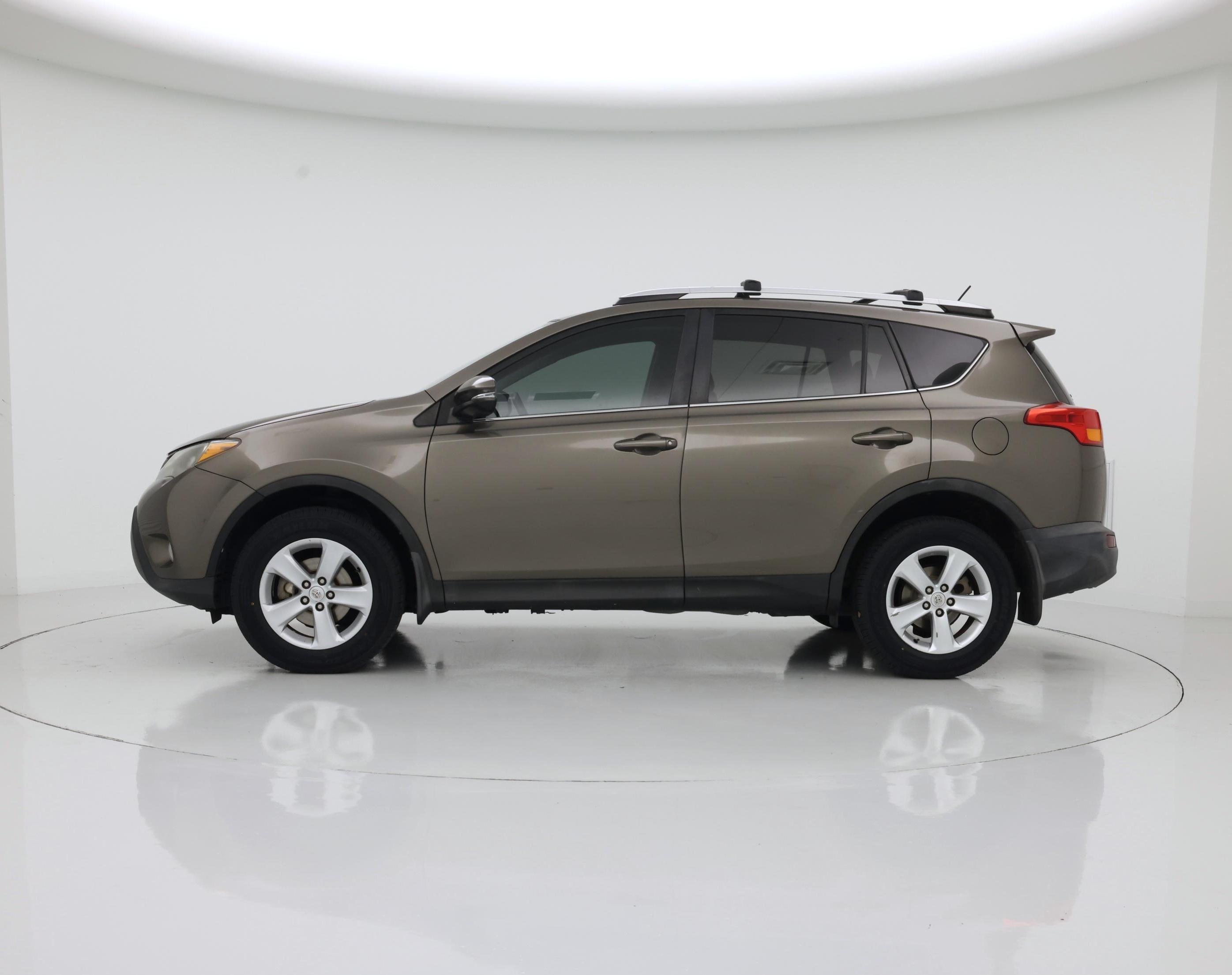 Thumbnail: 2014 Toyota RAV4 - 3