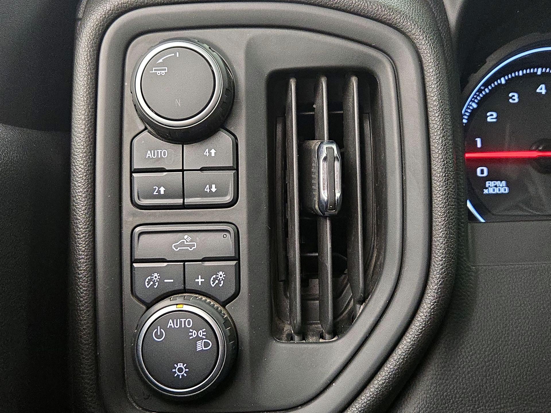 Thumbnail: 2021 Chevrolet Silverado 1500 - 13