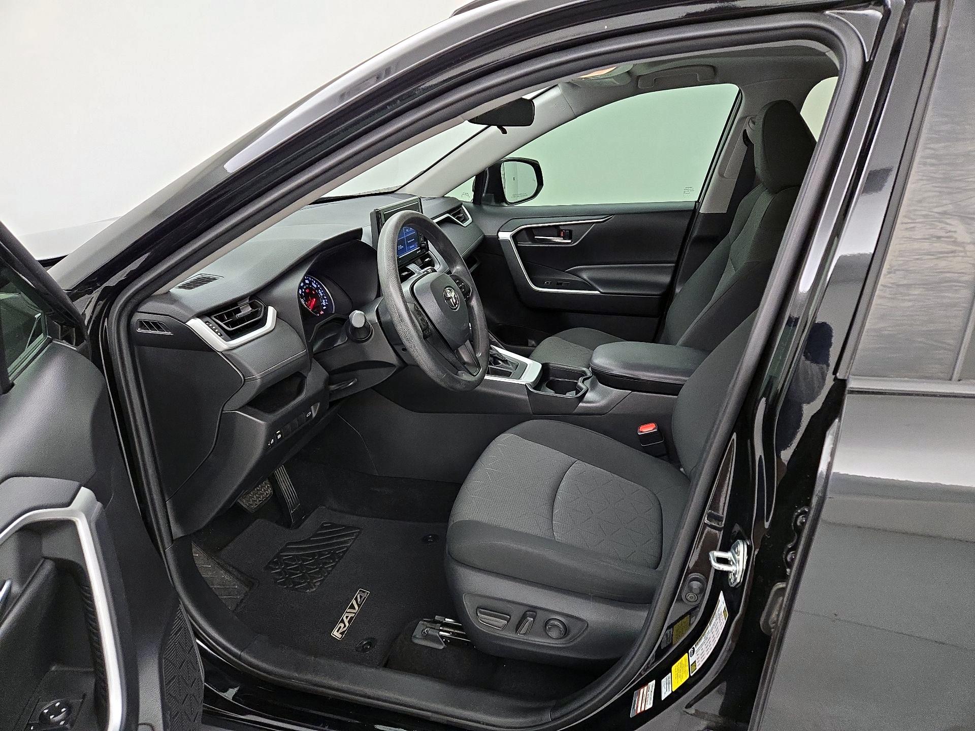 Thumbnail: 2021 Toyota RAV4 - 11