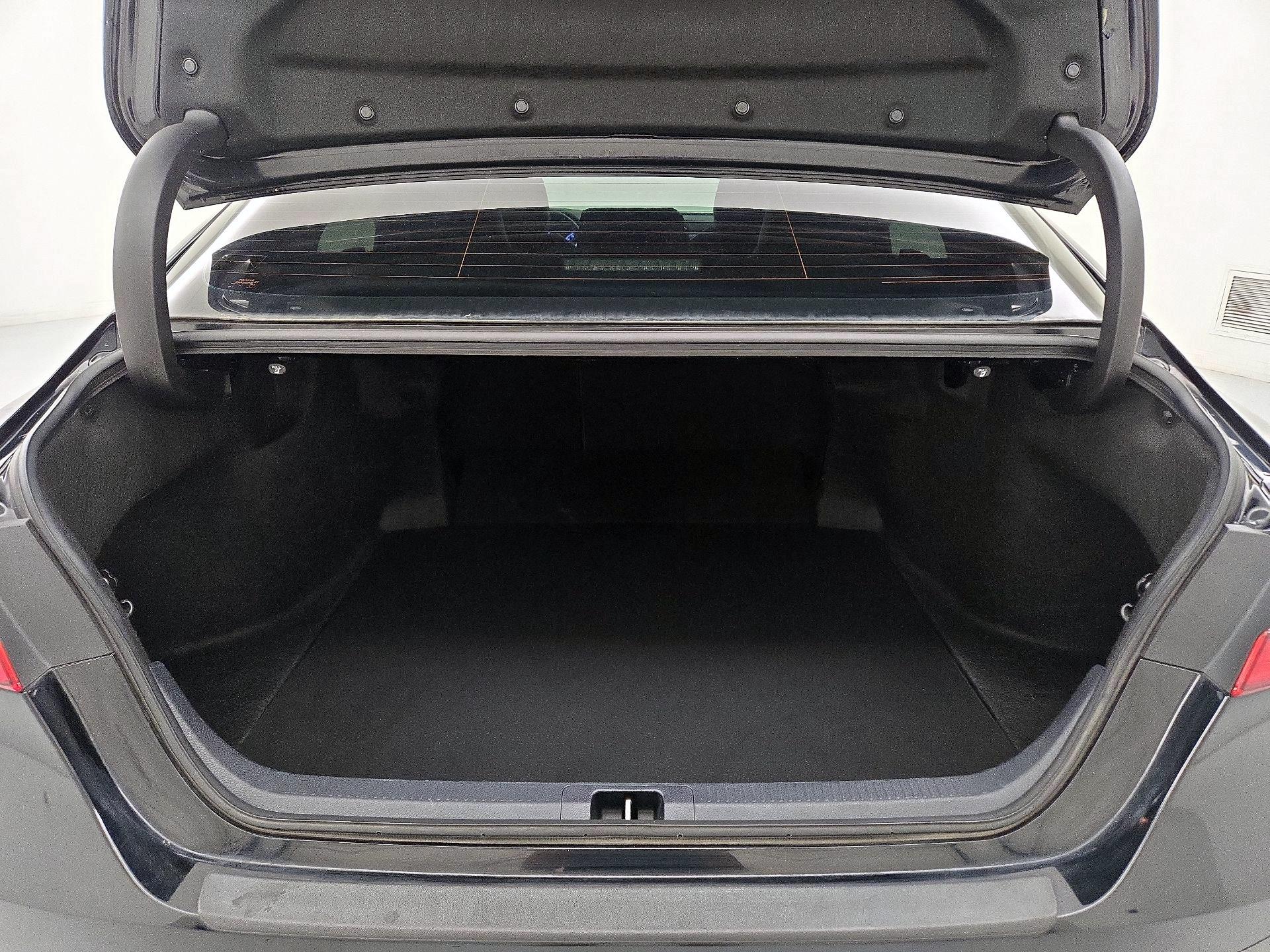 Thumbnail: 2023 Toyota Camry - 20