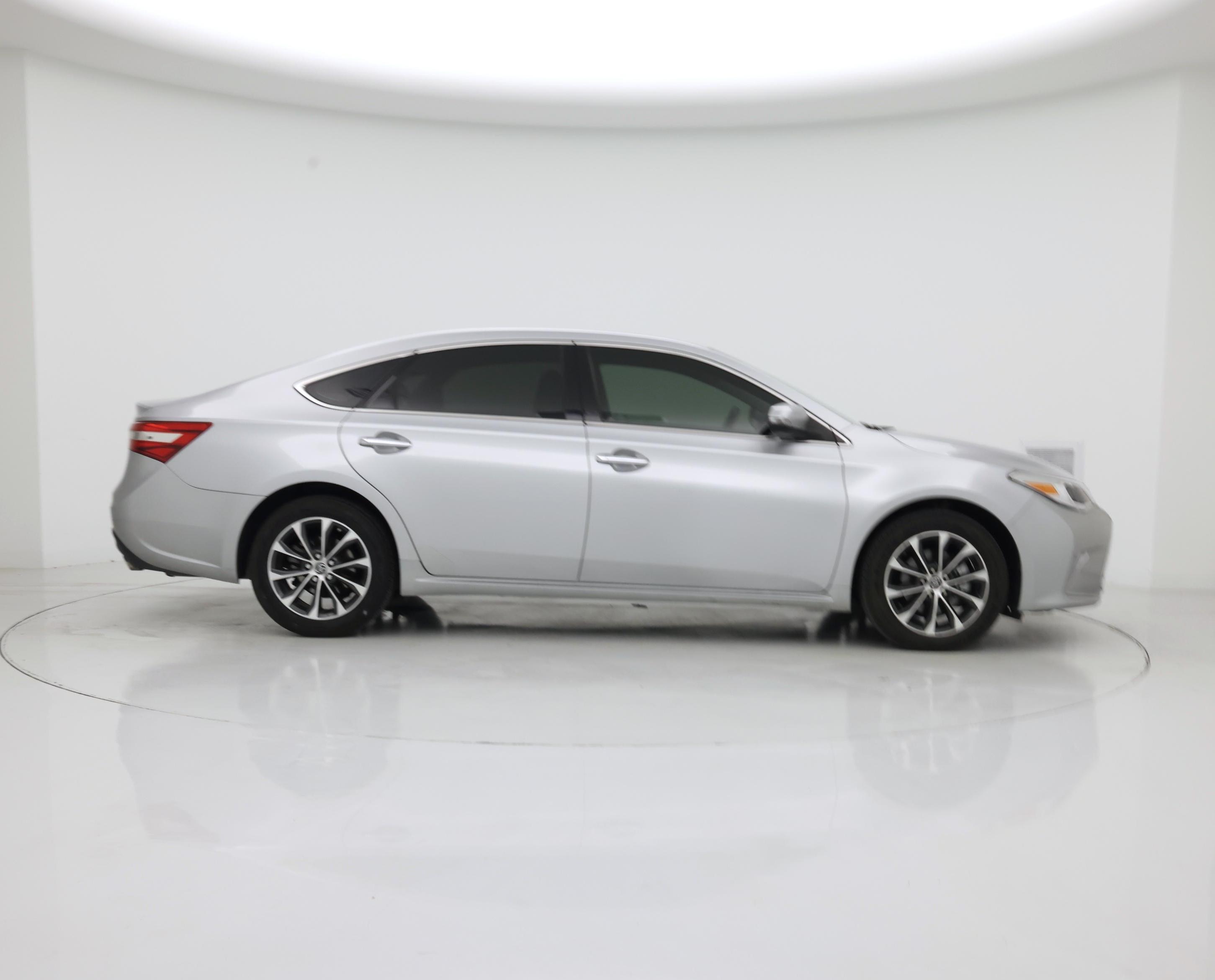 Thumbnail: 2017 Toyota Avalon - 7