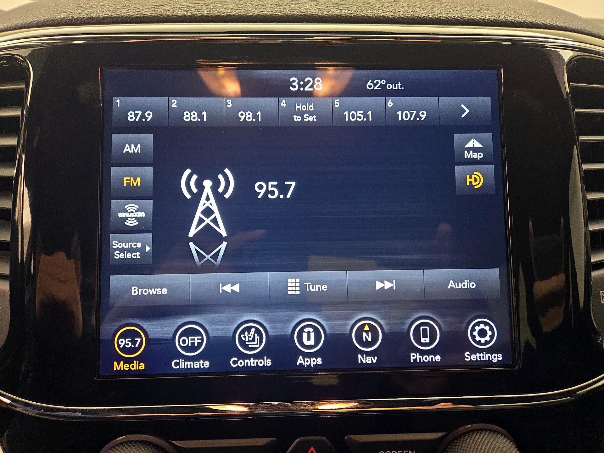 Thumbnail: 2022 Jeep Grand Cherokee - 16