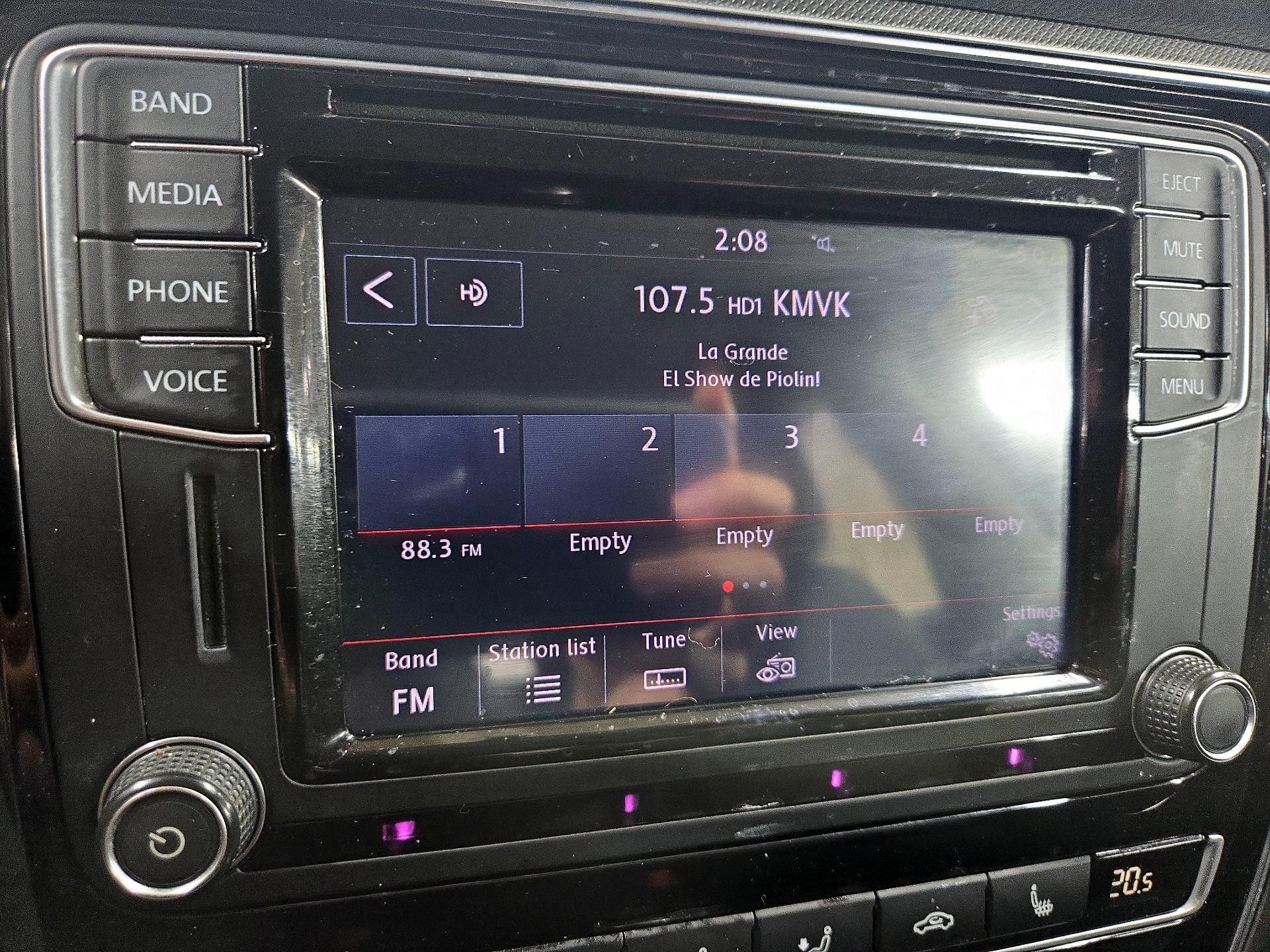 Thumbnail: 2018 Volkswagen Passat - 14