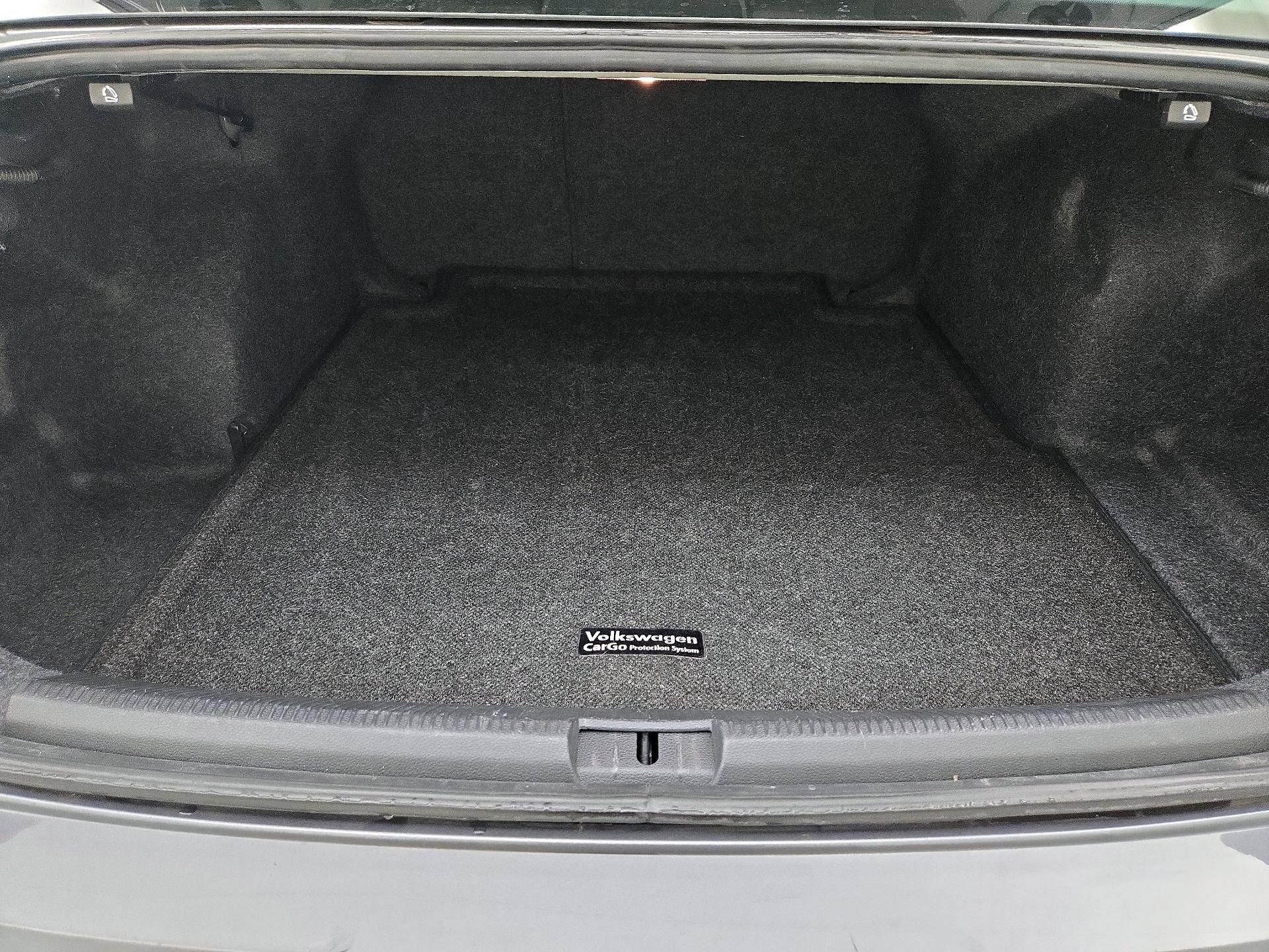 Thumbnail: 2018 Volkswagen Passat - 19