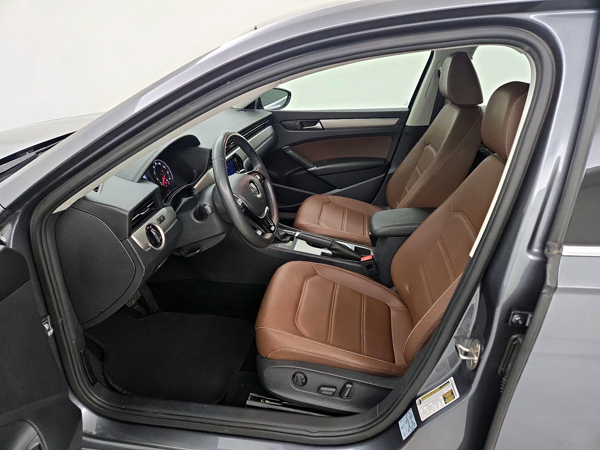 Thumbnail: 2022 Volkswagen Passat - 11