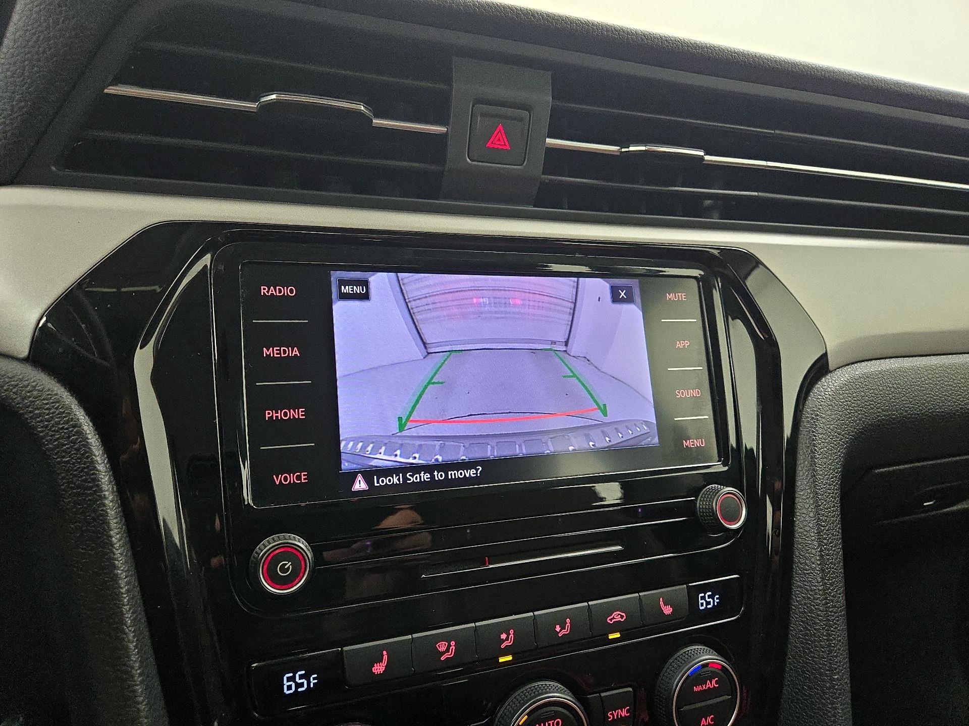 Thumbnail: 2022 Volkswagen Passat - 14