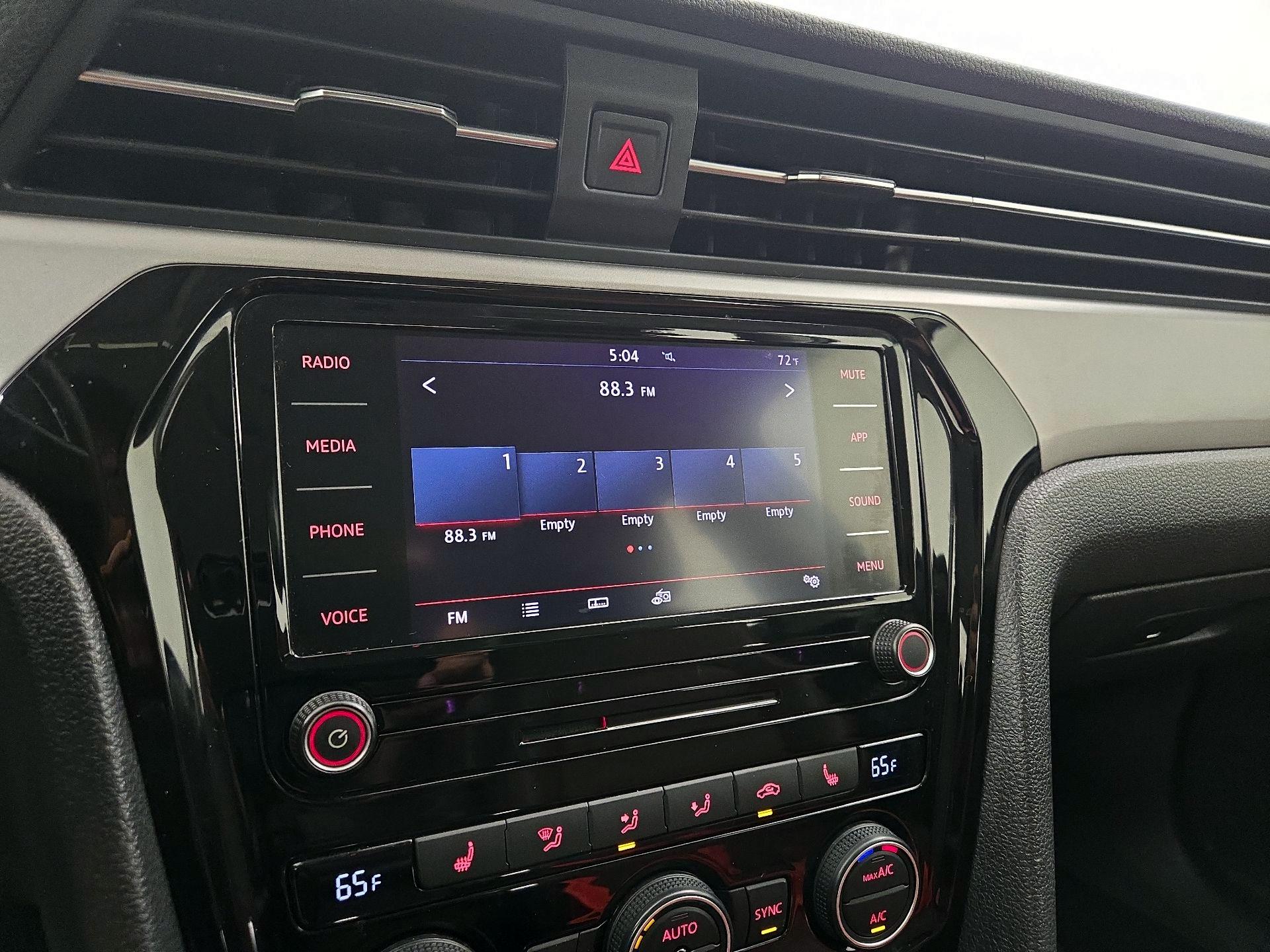 Thumbnail: 2022 Volkswagen Passat - 15