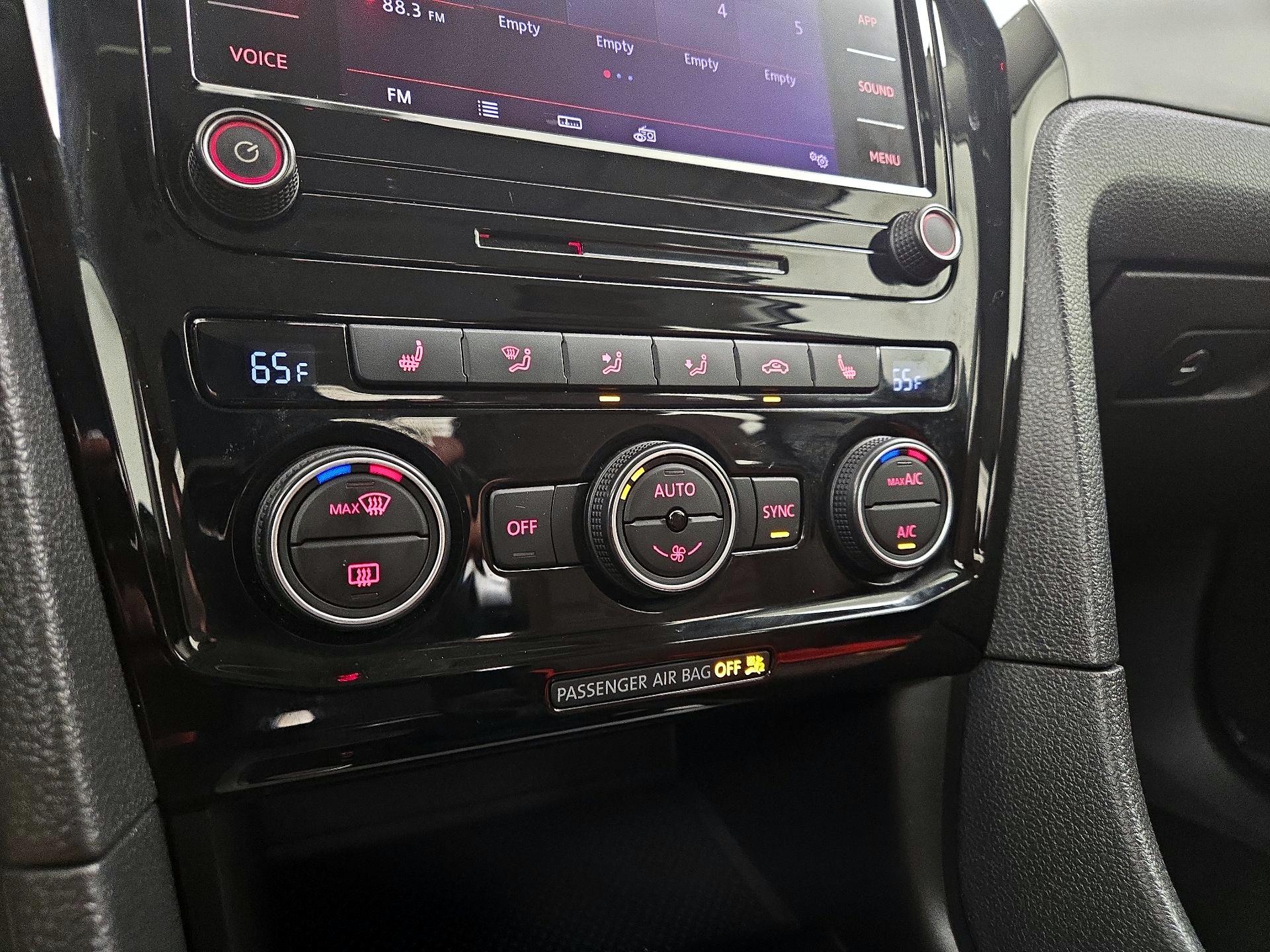 Thumbnail: 2022 Volkswagen Passat - 16