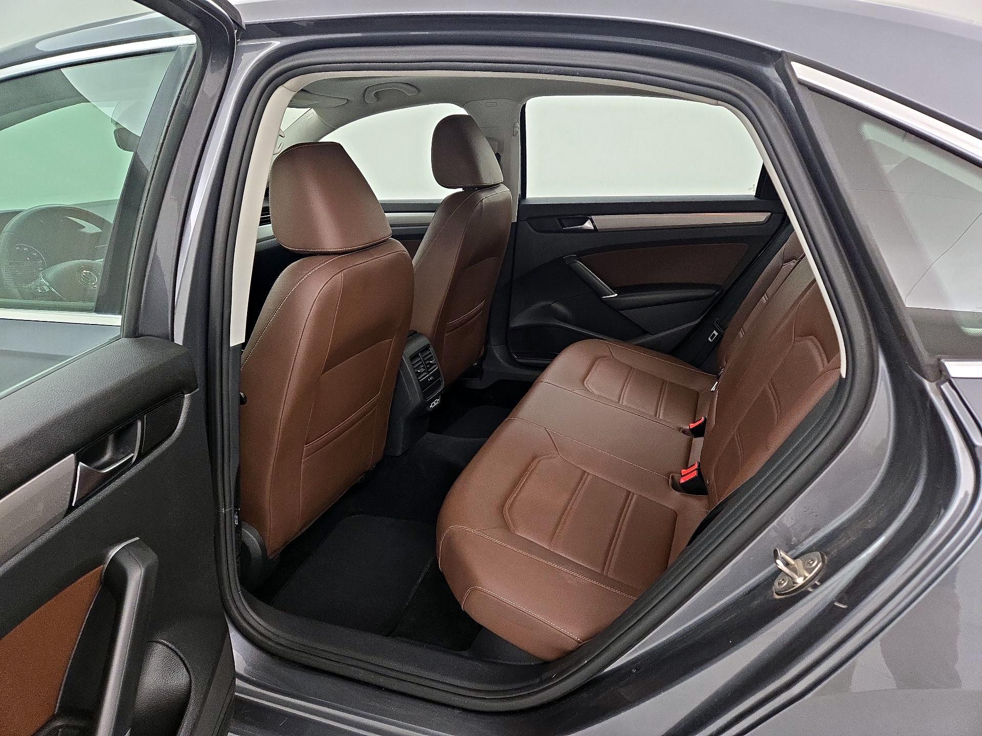 Thumbnail: 2022 Volkswagen Passat - 20