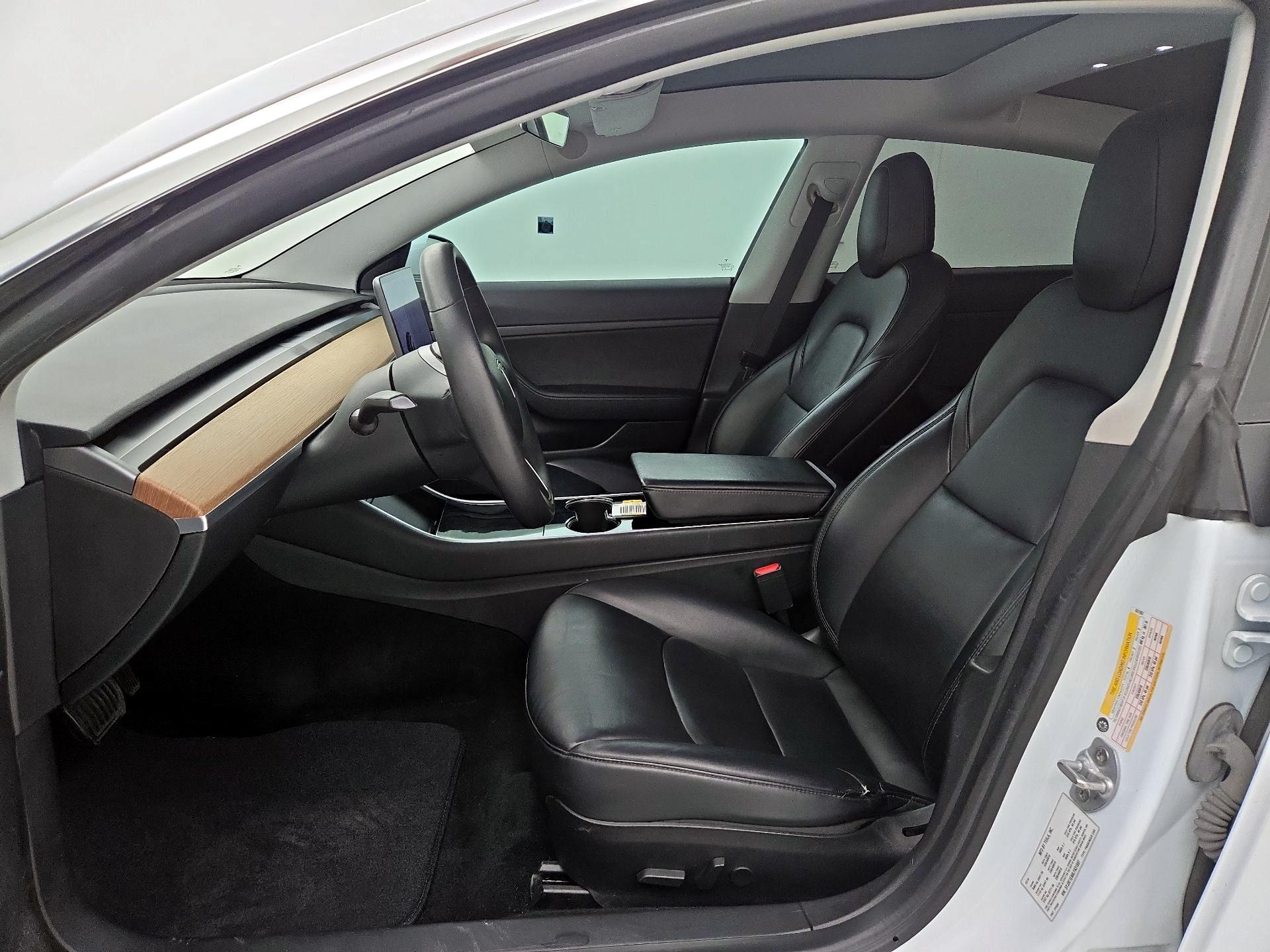 Thumbnail: 2020 Tesla Model 3 - 11