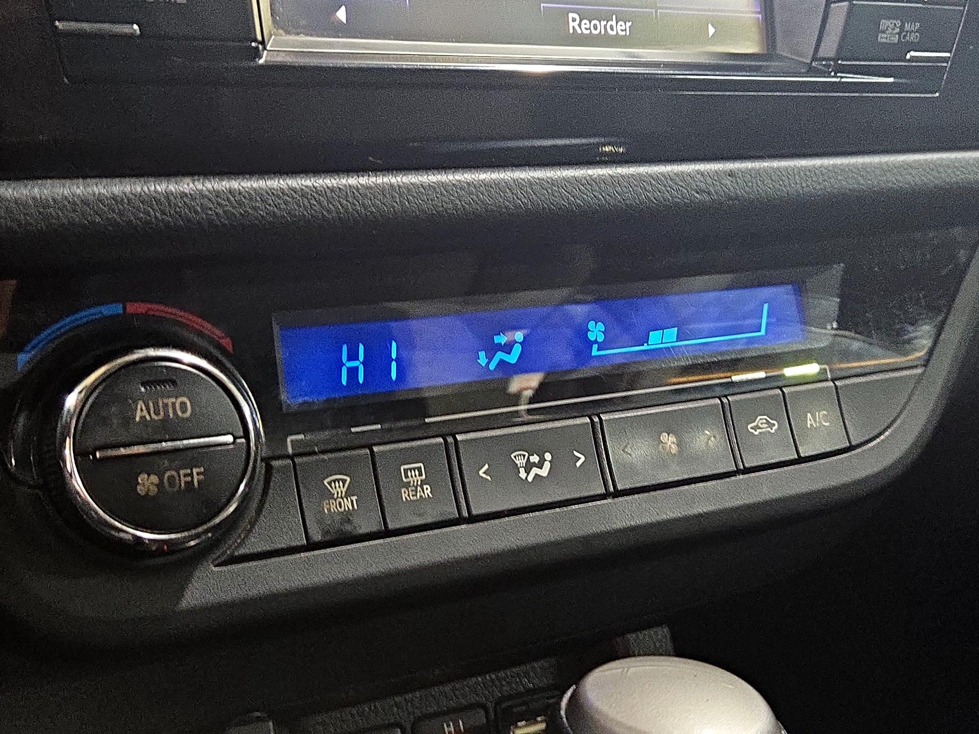 Thumbnail: 2016 Toyota Corolla - 16