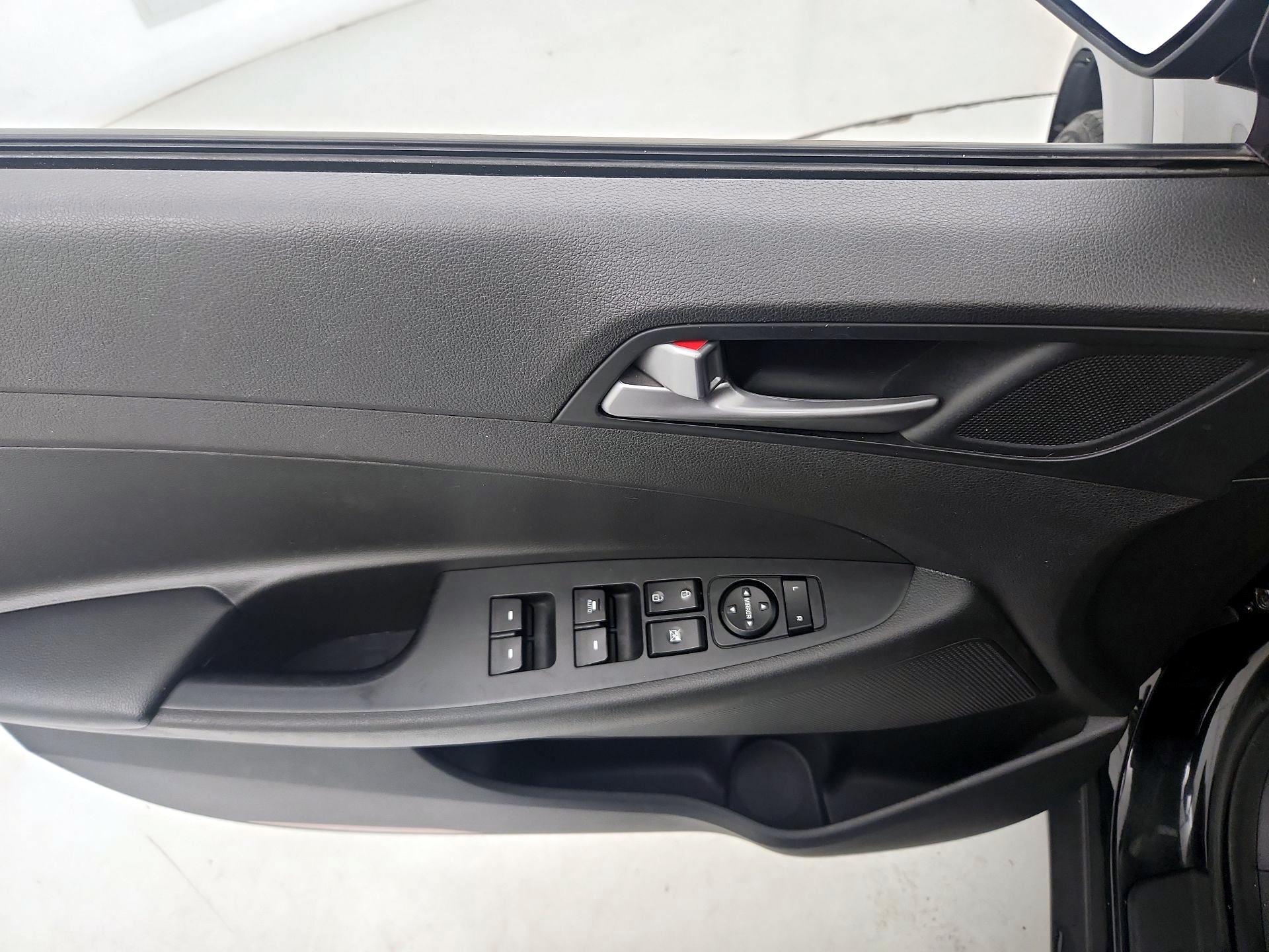 Thumbnail: 2018 Hyundai Tucson - 12