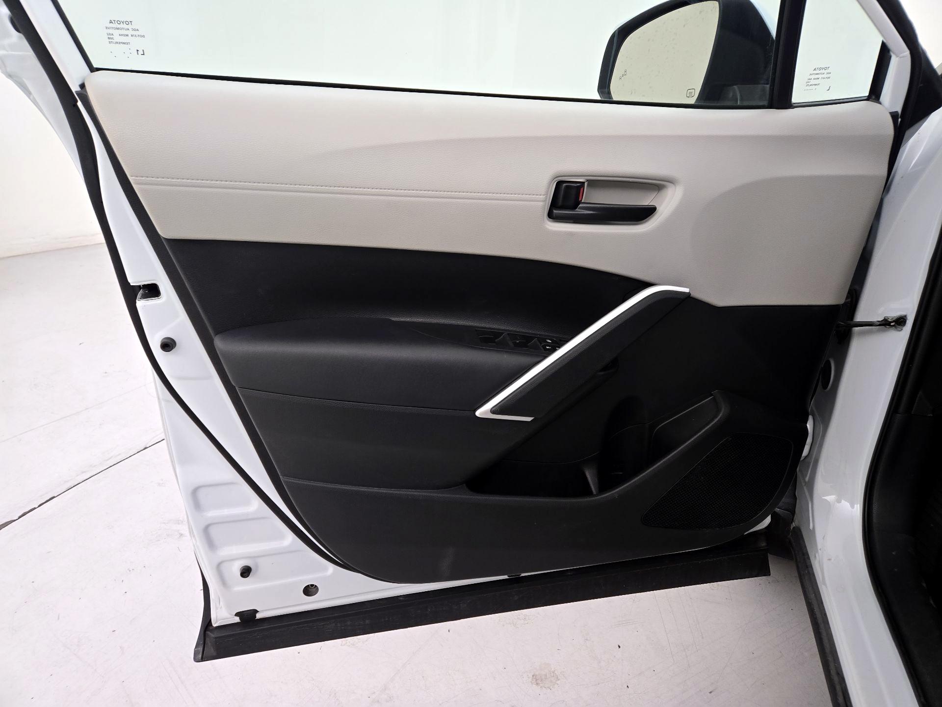 Thumbnail: 2022 Toyota Corolla Cross - 12