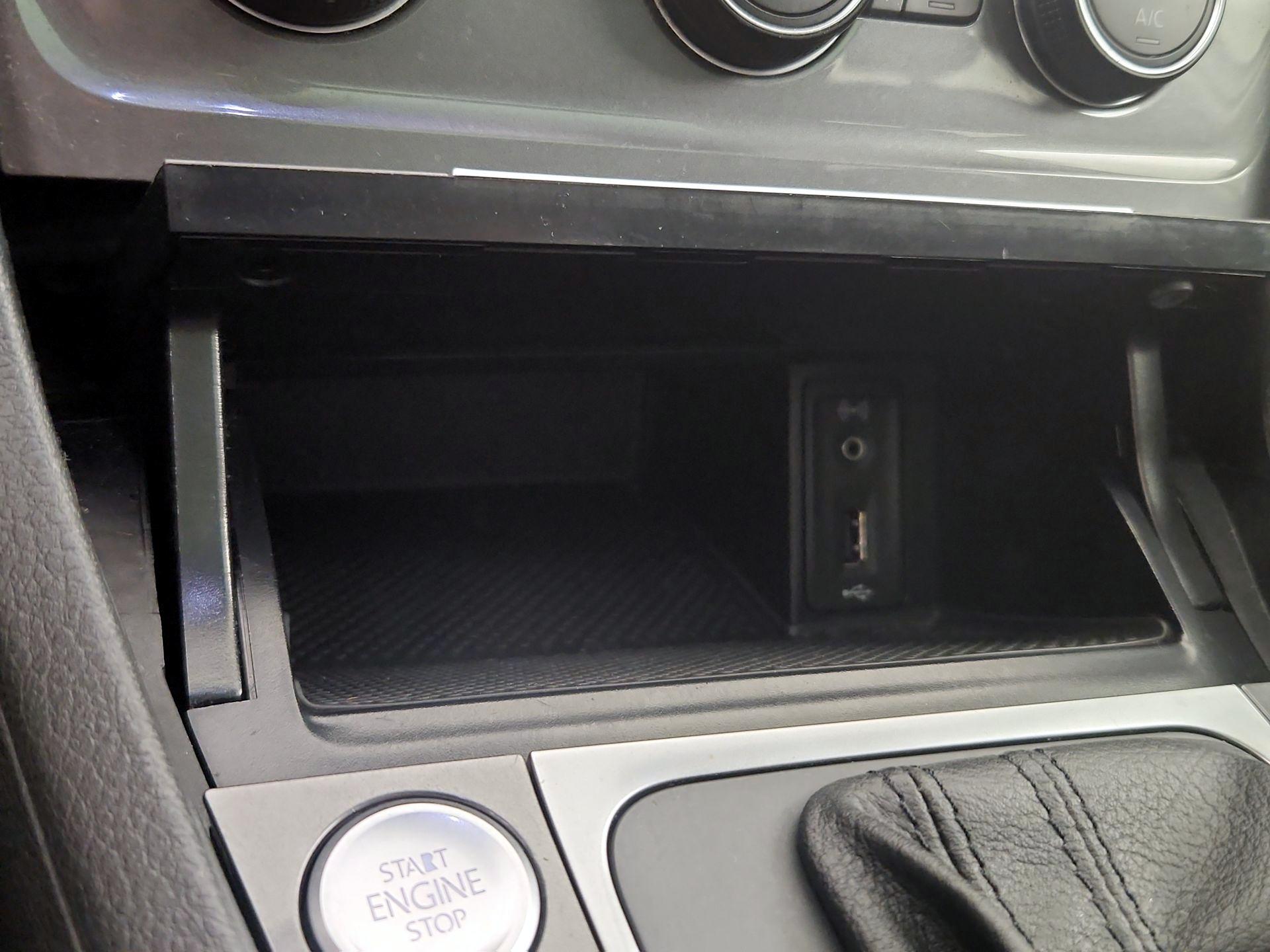 Thumbnail: 2017 Volkswagen Golf - 18