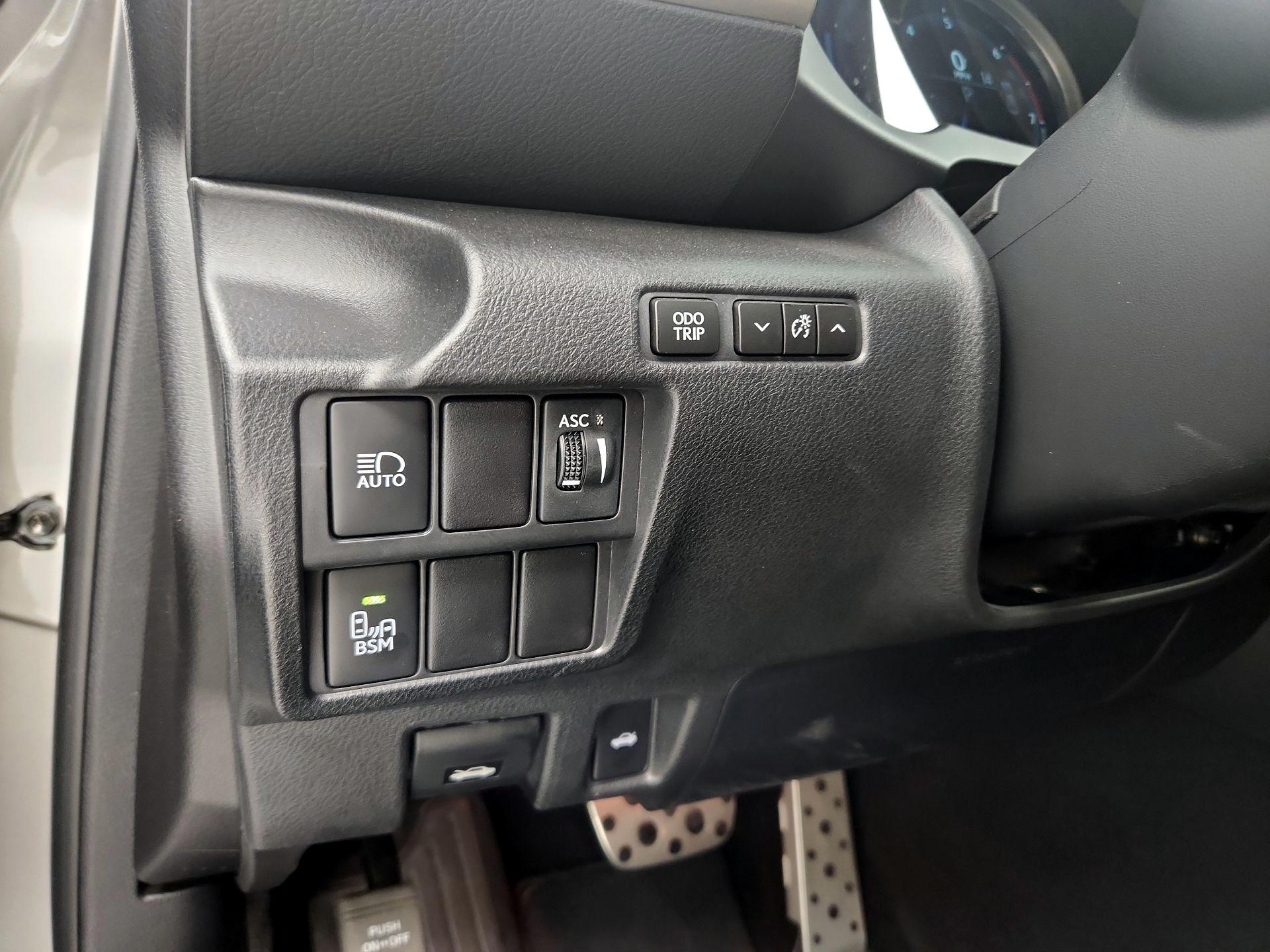 Thumbnail: 2017 Lexus IS - 13