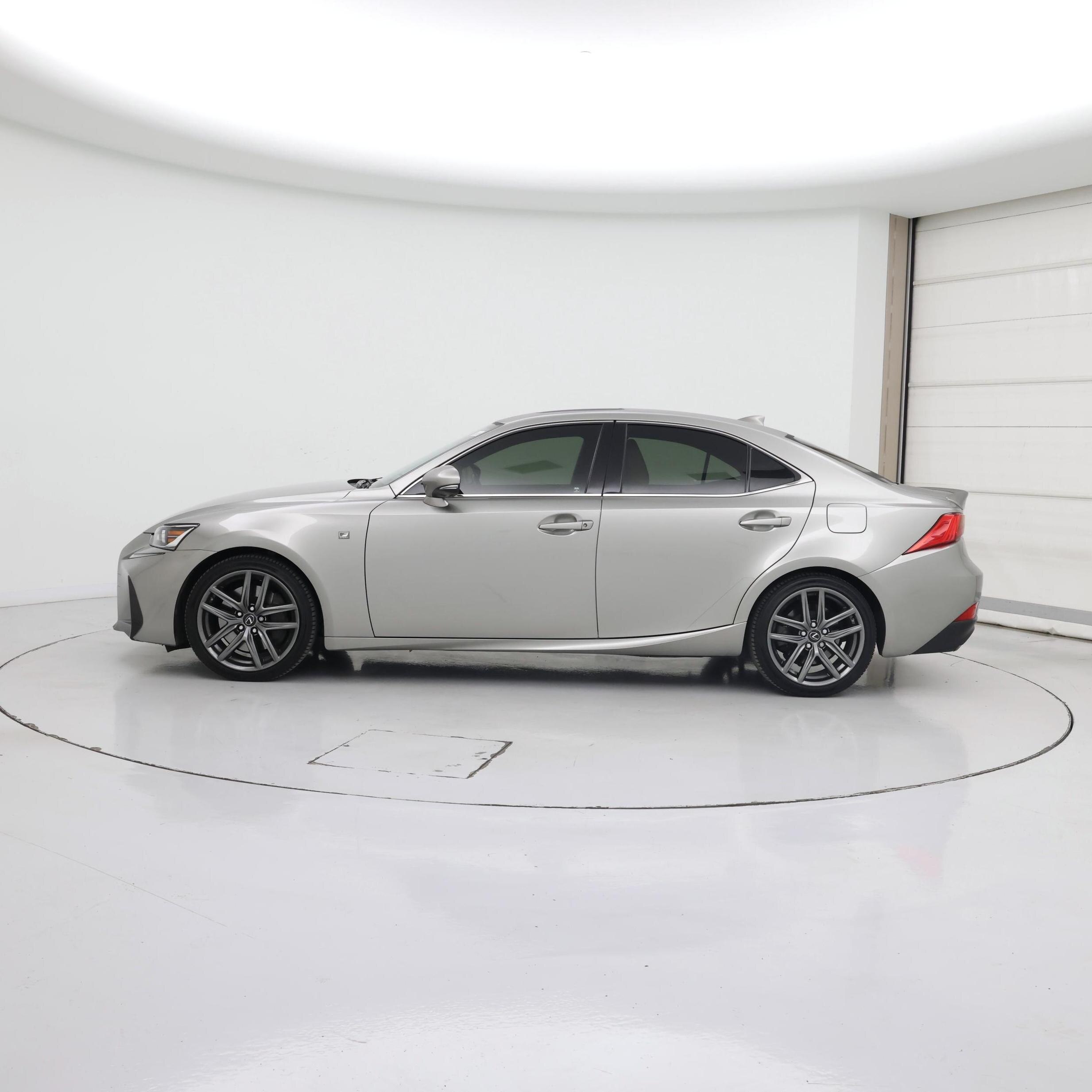 Thumbnail: 2017 Lexus IS - 3