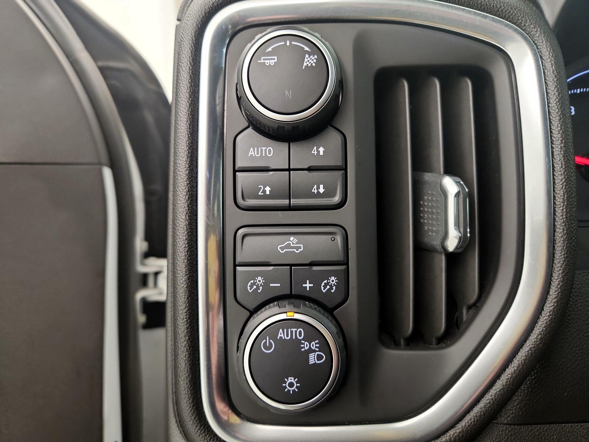 Thumbnail: 2019 Chevrolet Silverado 1500 - 13