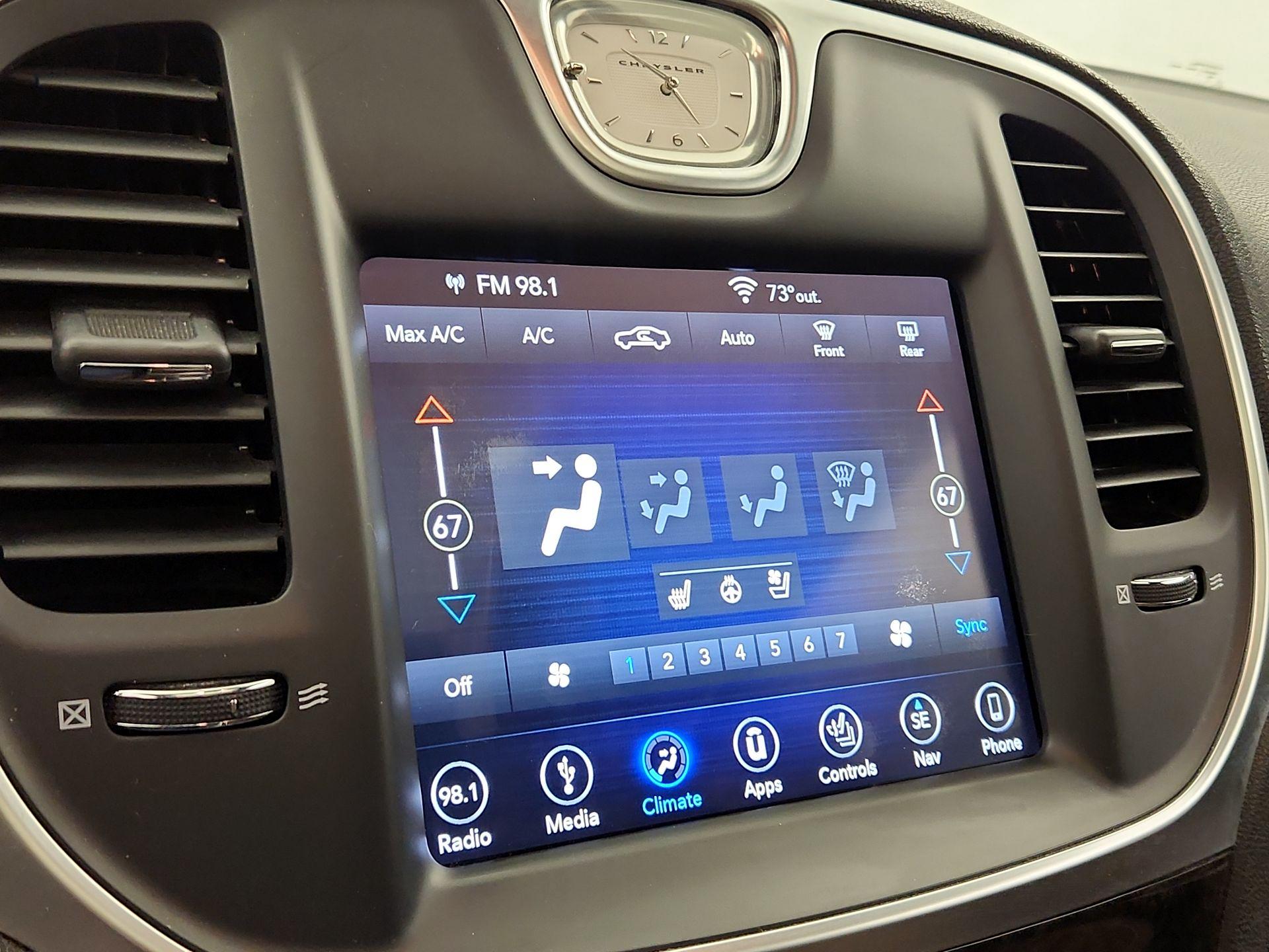 Thumbnail: 2018 Chrysler 300 - 17