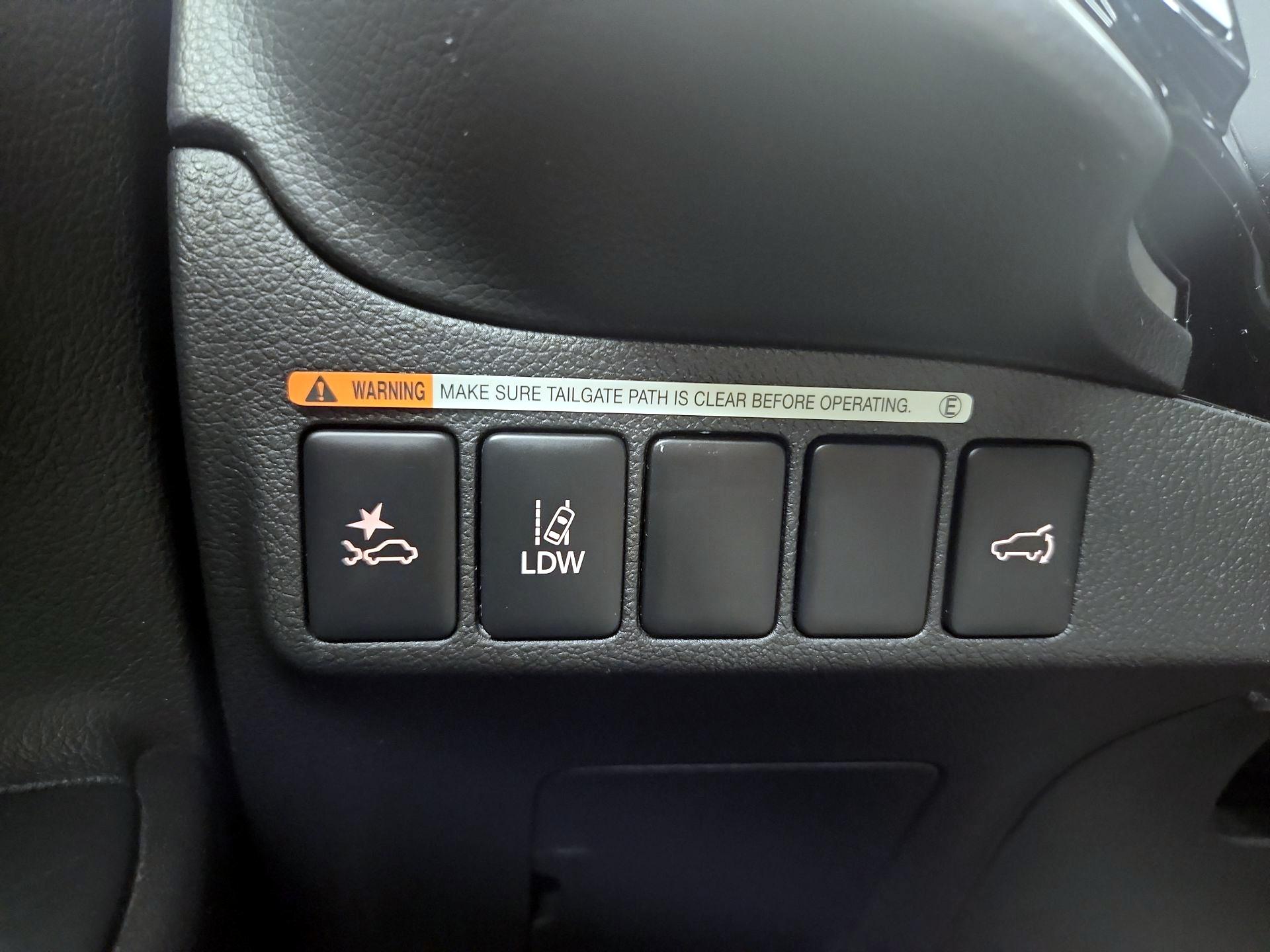 Thumbnail: 2020 Mitsubishi Outlander - 13