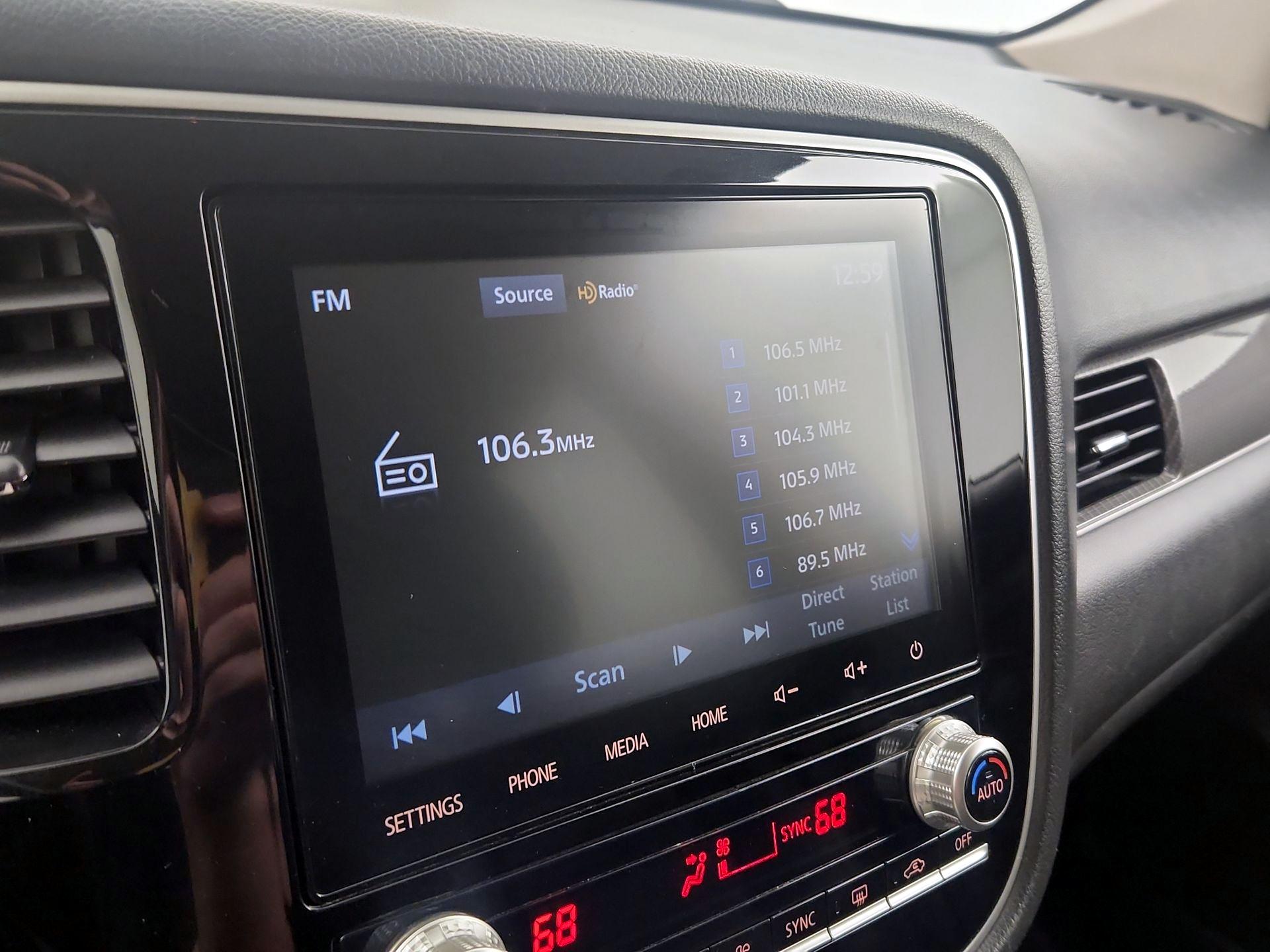 Thumbnail: 2020 Mitsubishi Outlander - 15