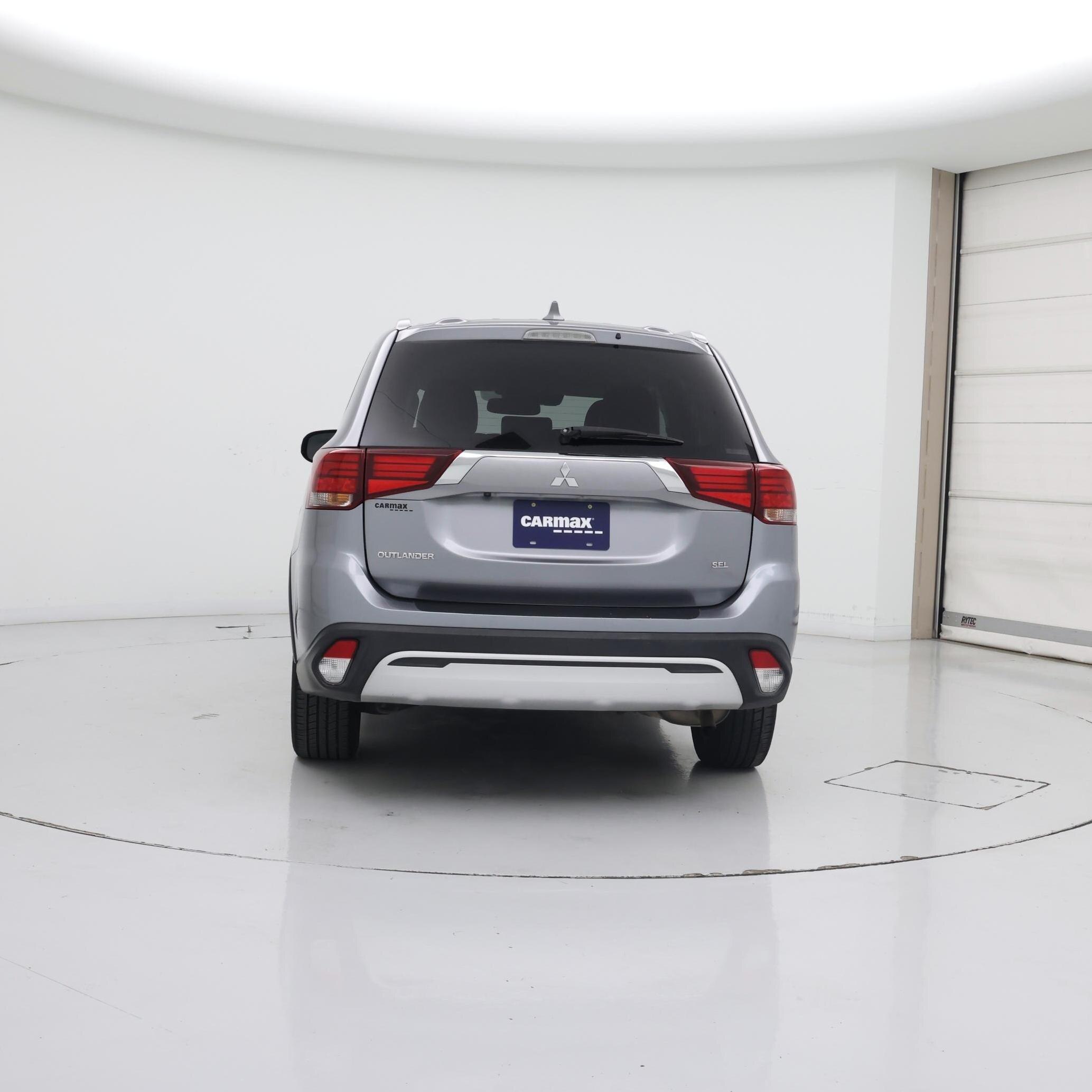 Thumbnail: 2020 Mitsubishi Outlander - 6