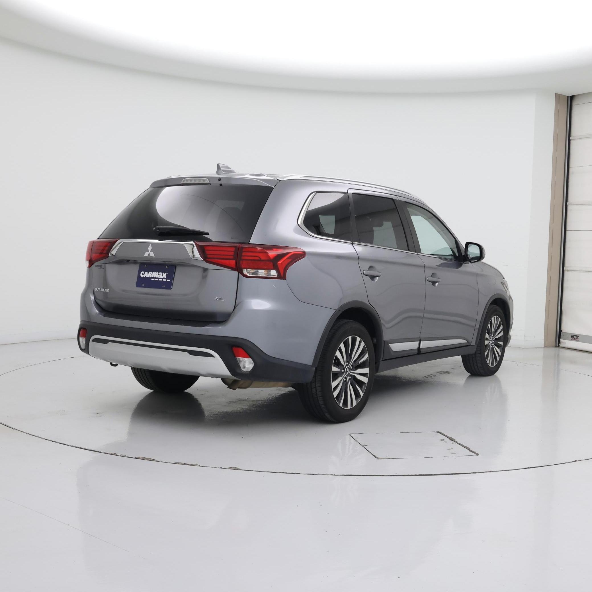 Thumbnail: 2020 Mitsubishi Outlander - 8