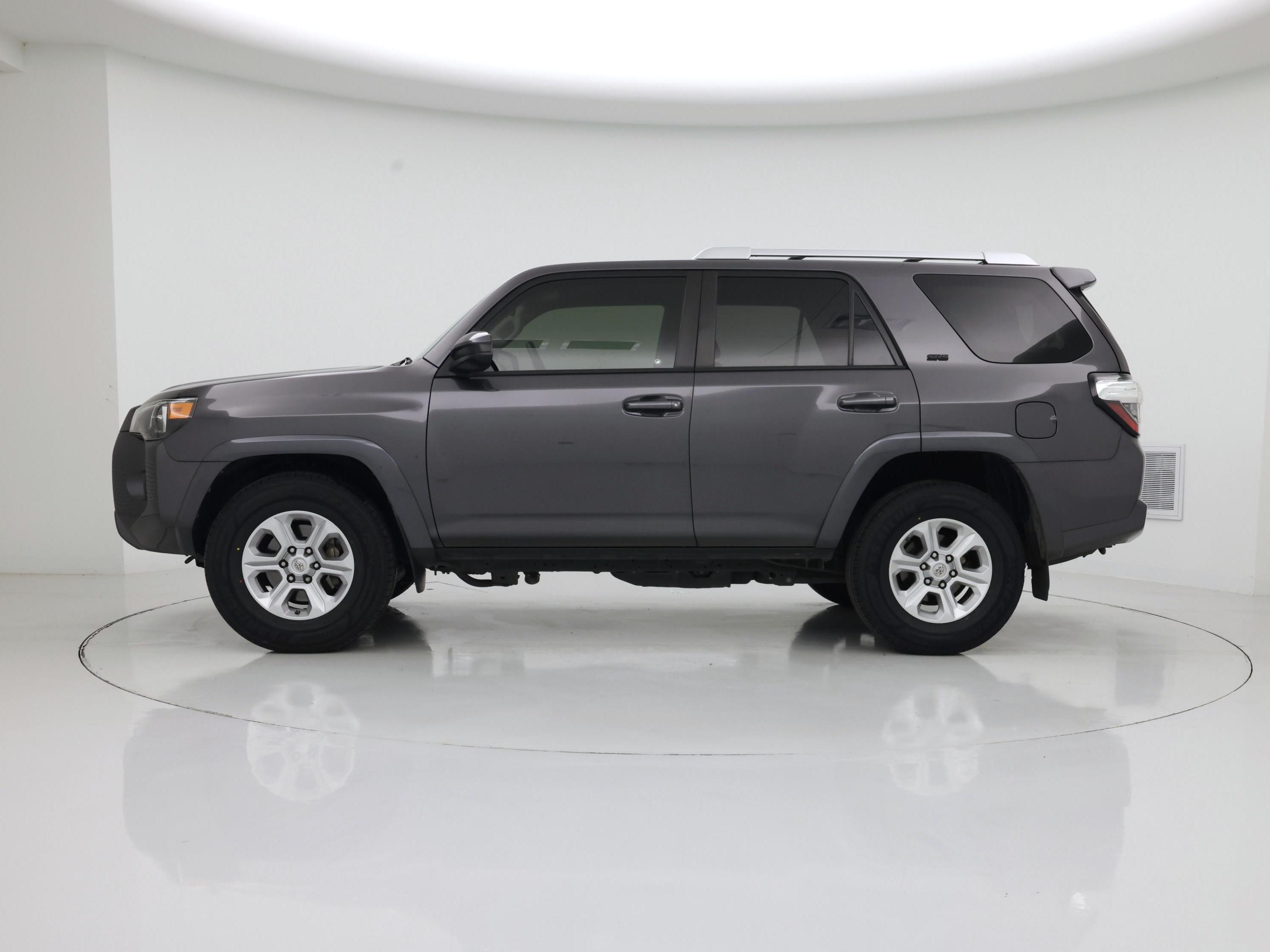 Thumbnail: 2016 Toyota 4Runner - 3