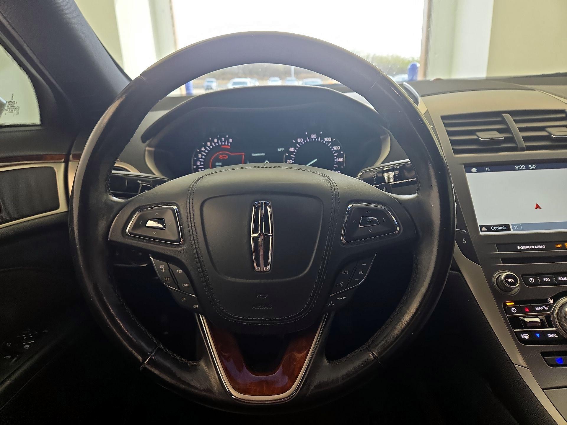 Thumbnail: 2017 Lincoln MKZ - 10