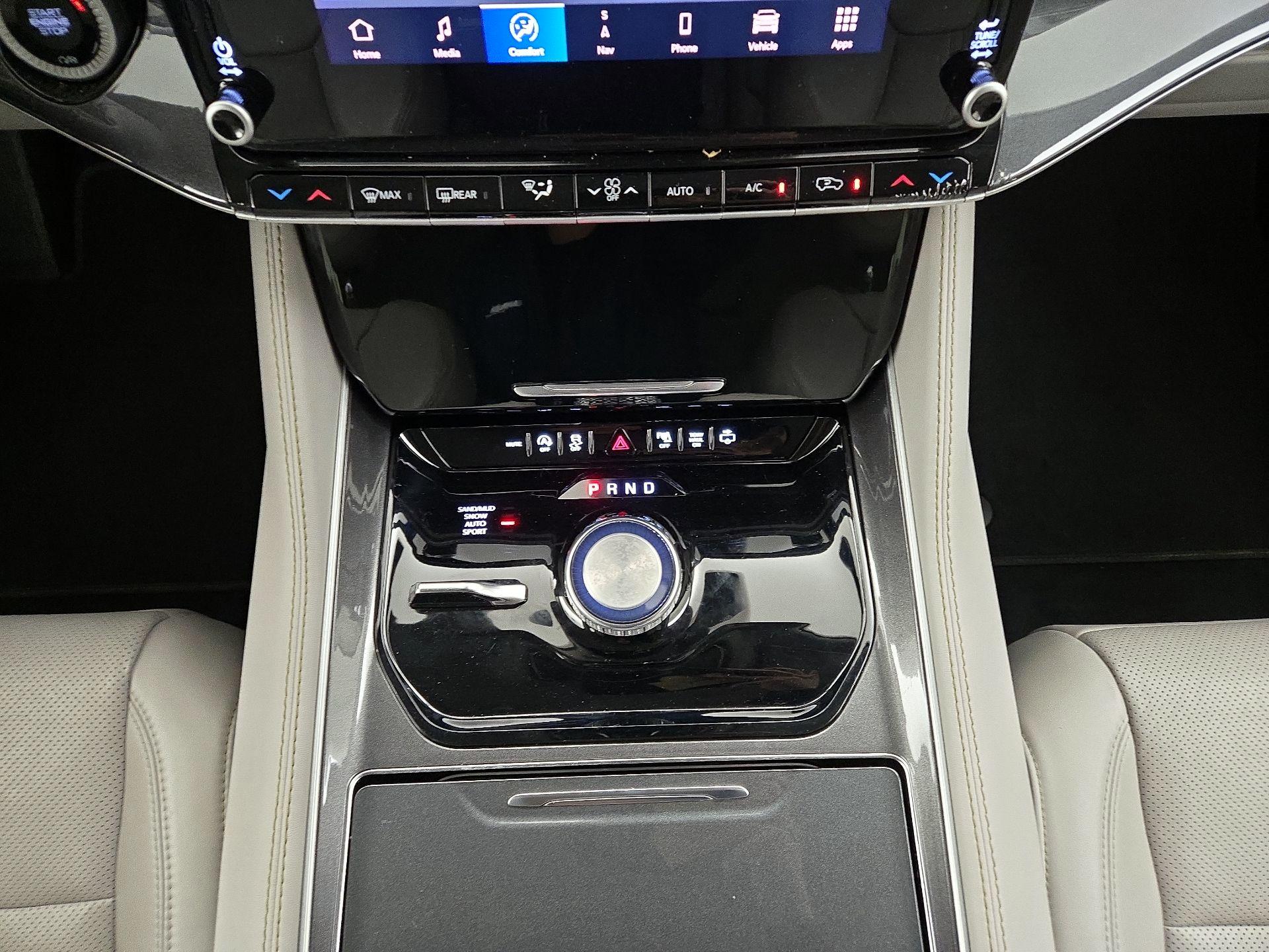 Thumbnail: 2023 Jeep Wagoneer - 18