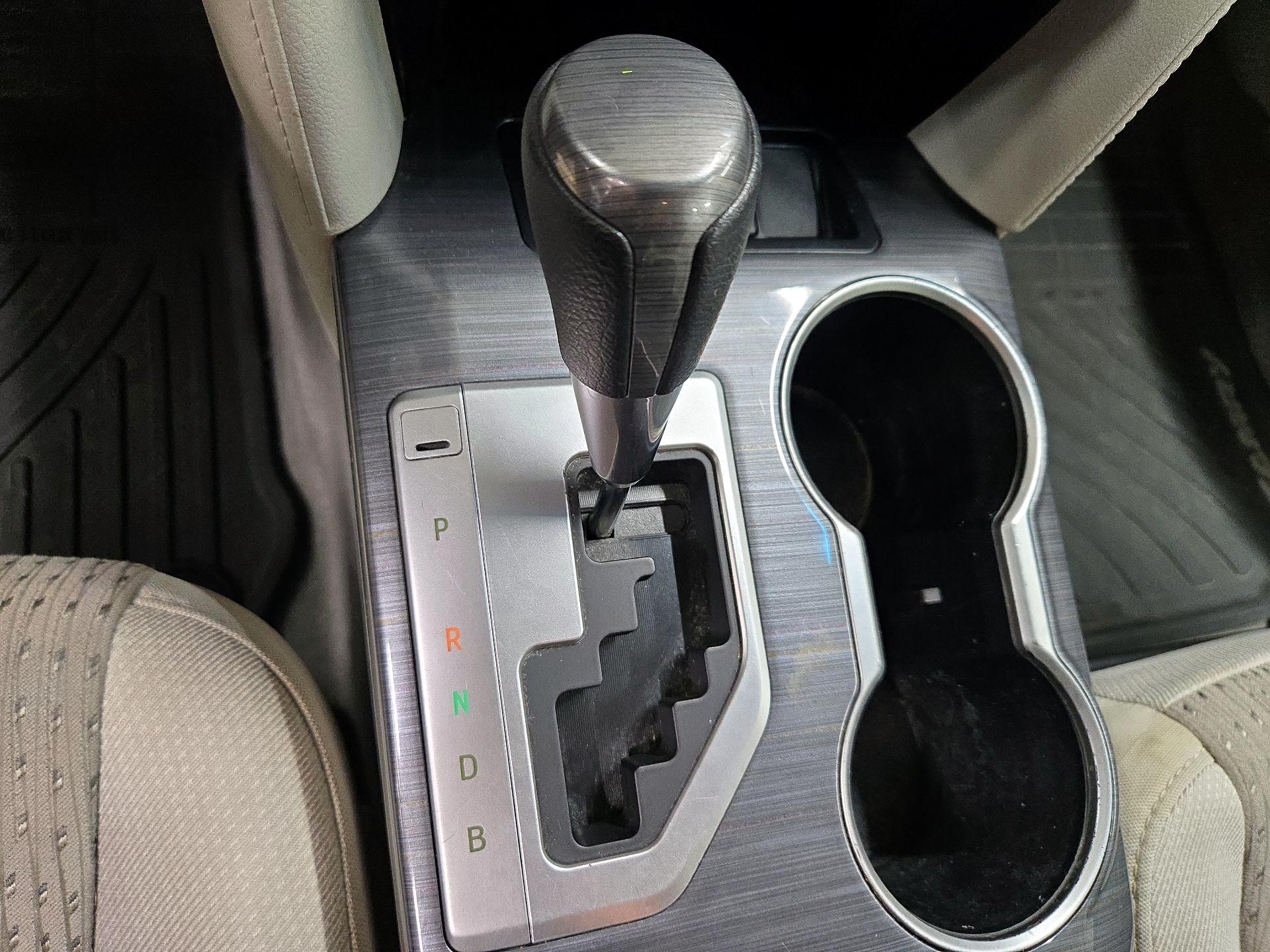 Thumbnail: 2014 Toyota Camry - 16