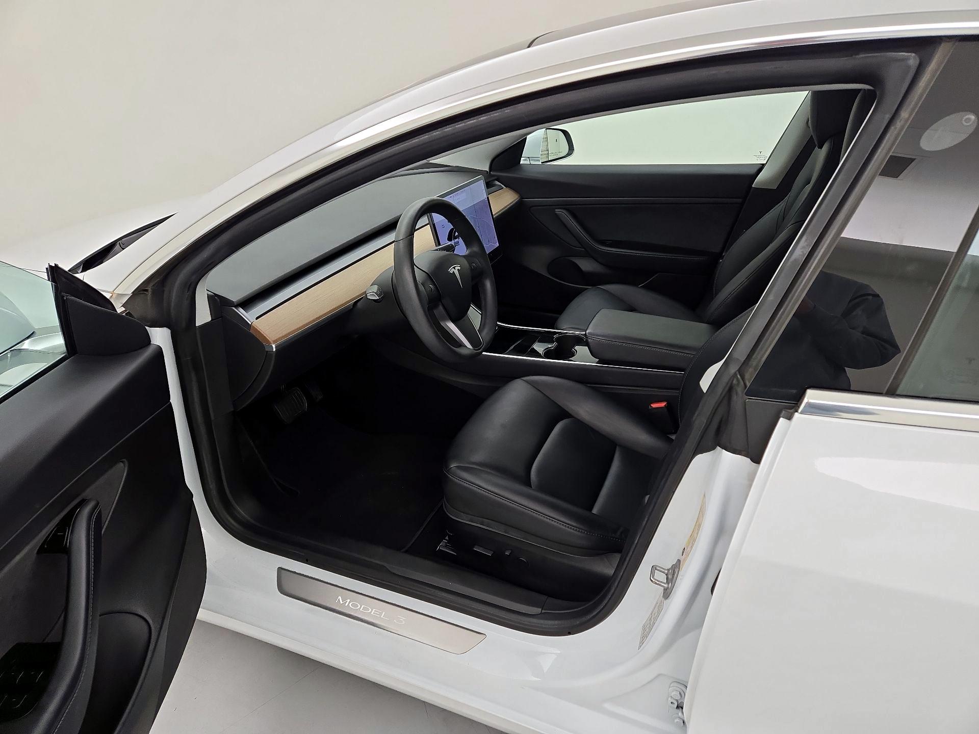 Thumbnail: 2020 Tesla Model 3 - 11