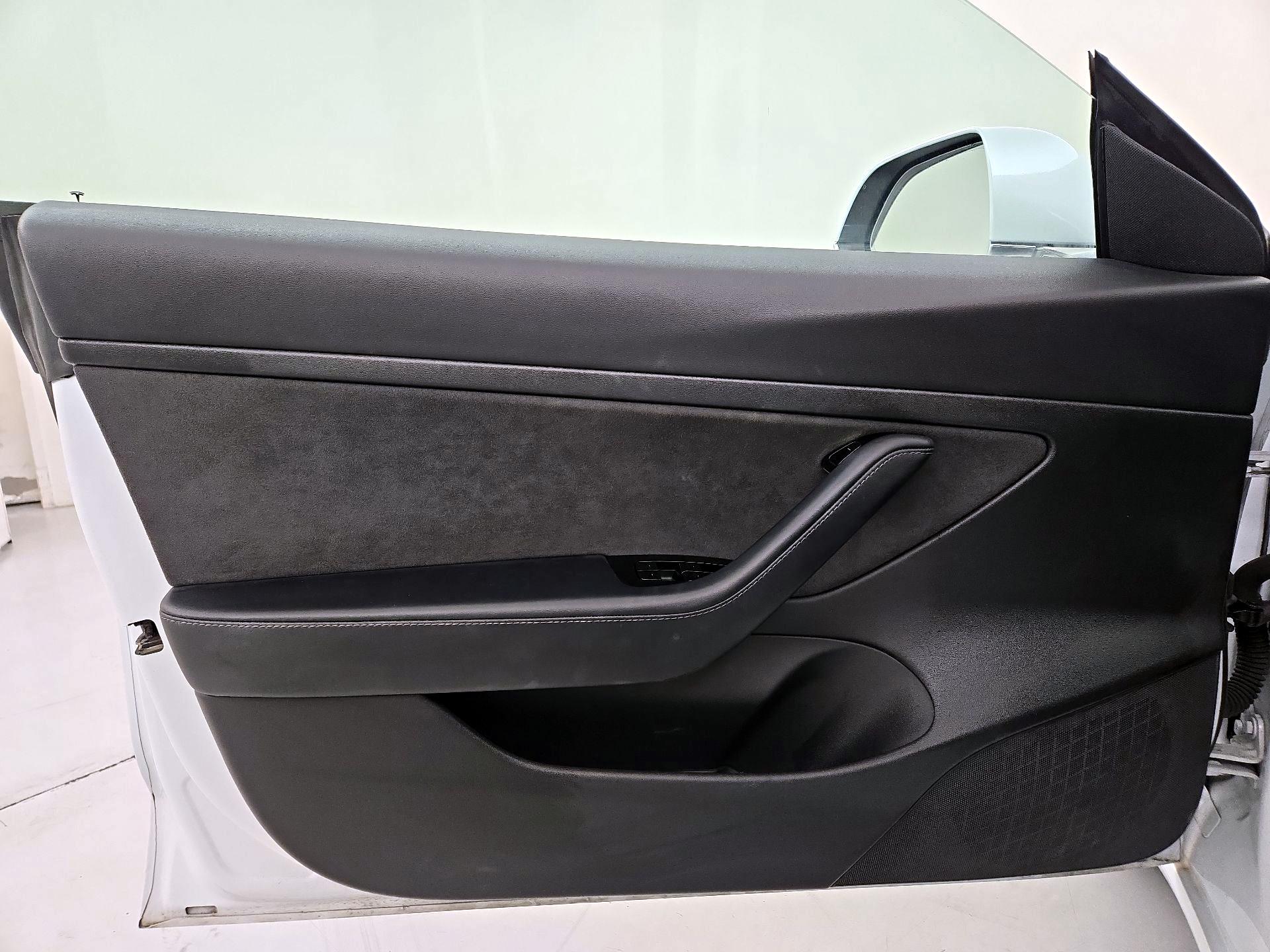 Thumbnail: 2020 Tesla Model 3 - 12