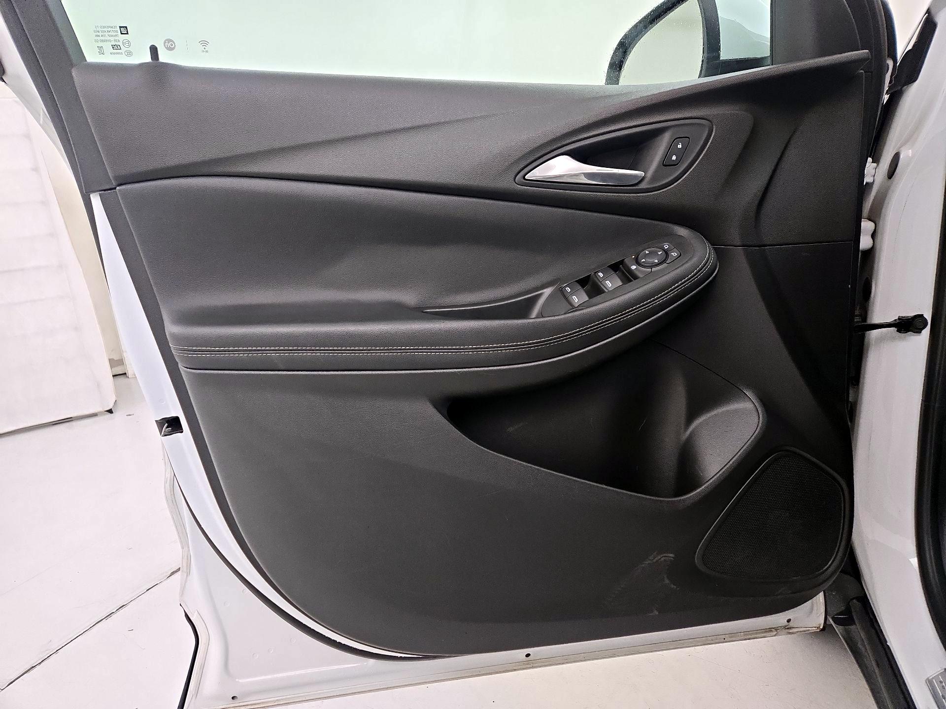 Thumbnail: 2021 Buick Encore GX - 12