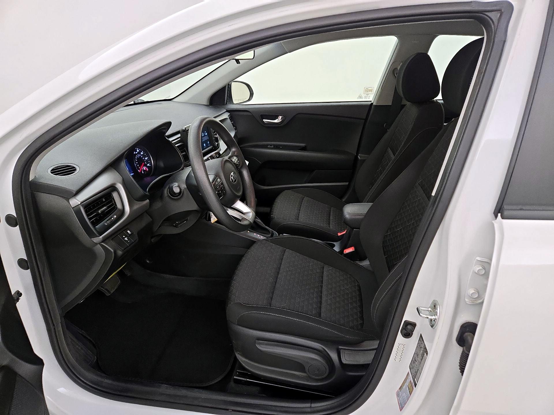 Thumbnail: 2020 Kia Rio - 11