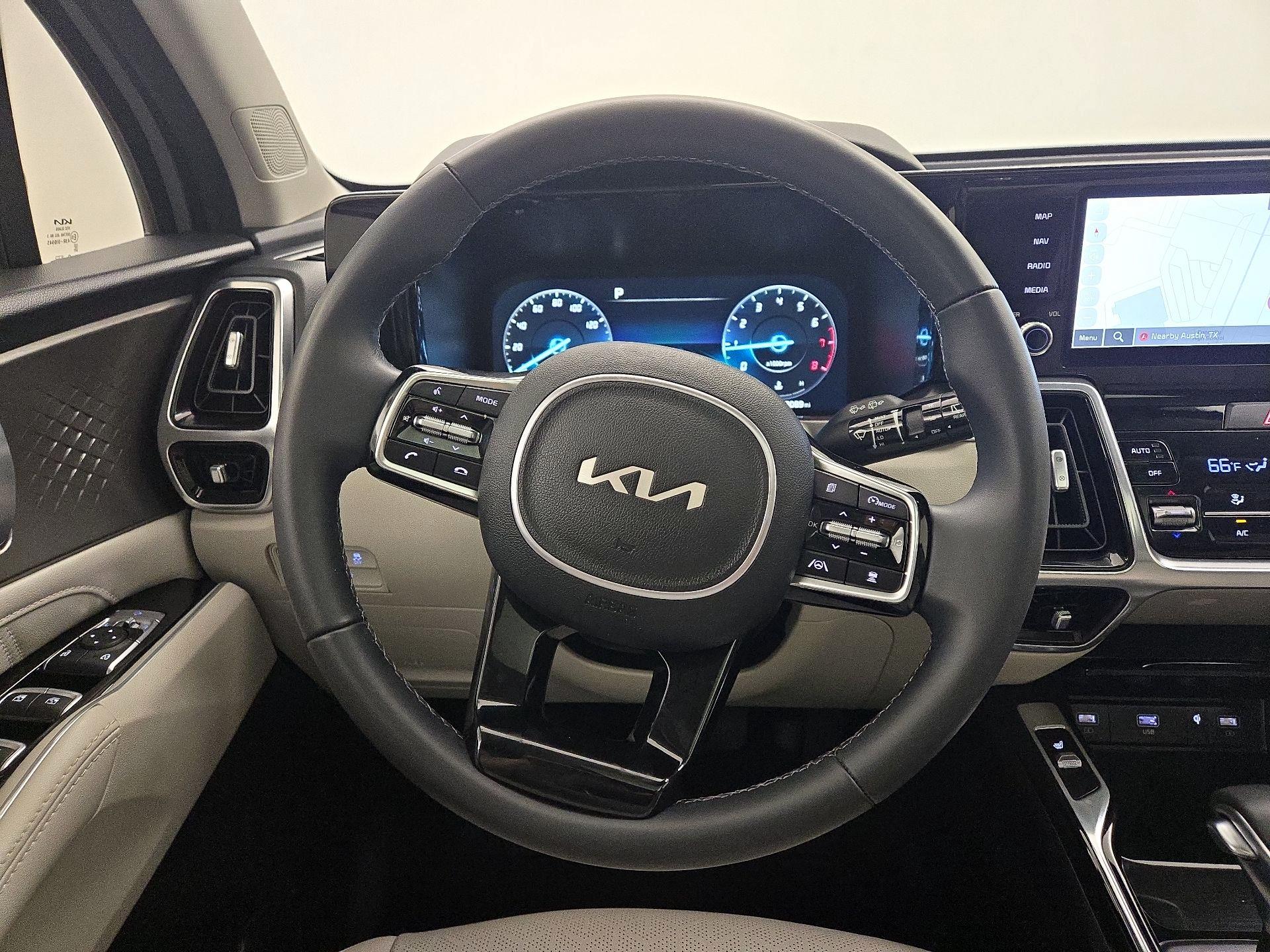 Thumbnail: 2023 Kia Sorento - 10