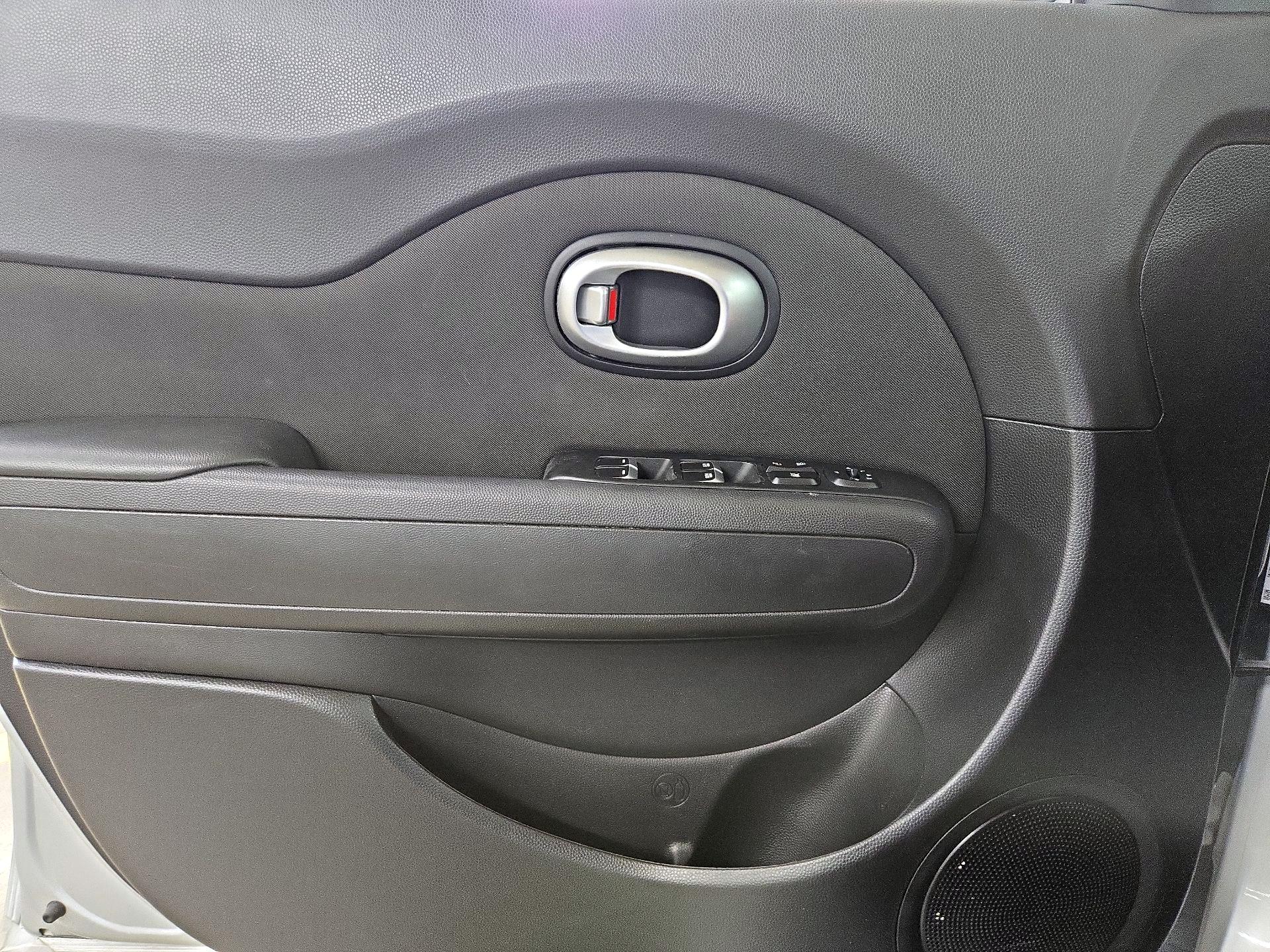 Thumbnail: 2019 Kia Soul - 12