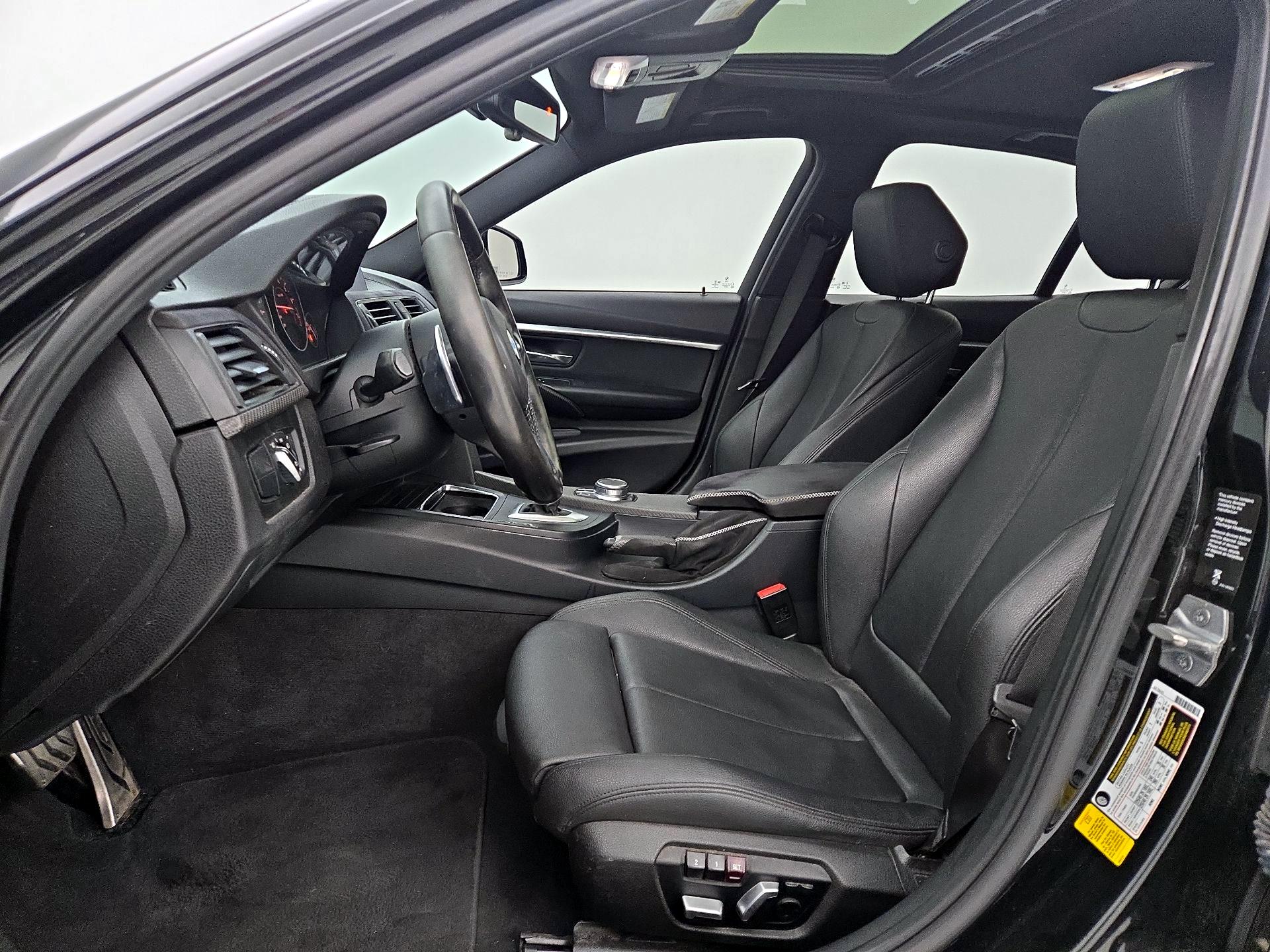 Thumbnail: 2018 BMW 3 Series - 11