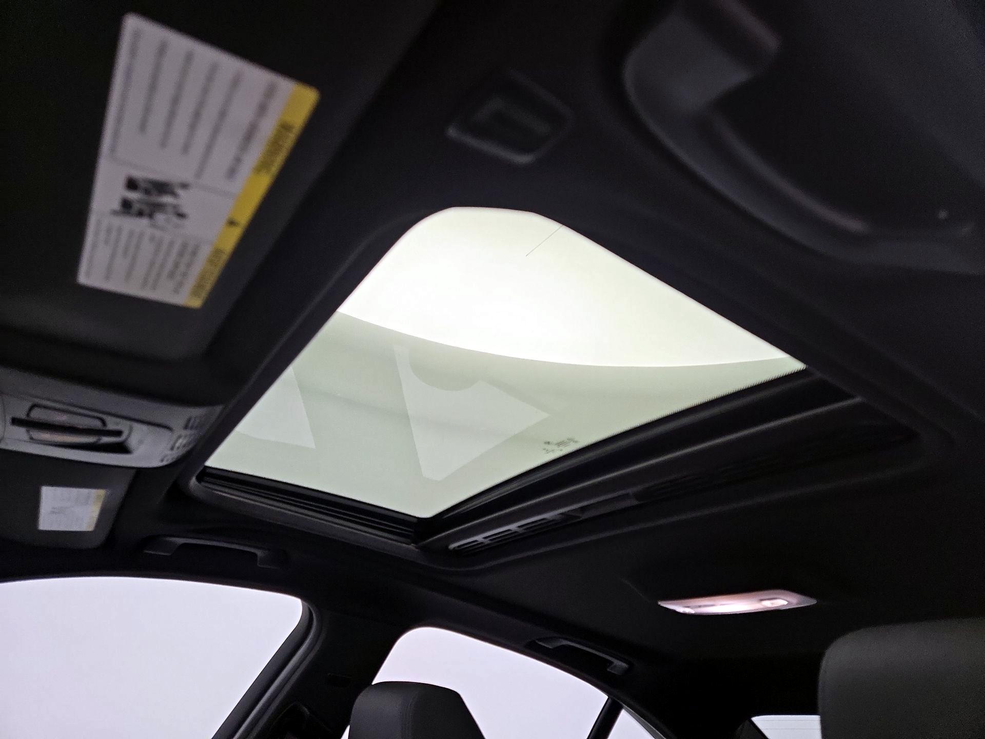 Thumbnail: 2018 BMW 3 Series - 20