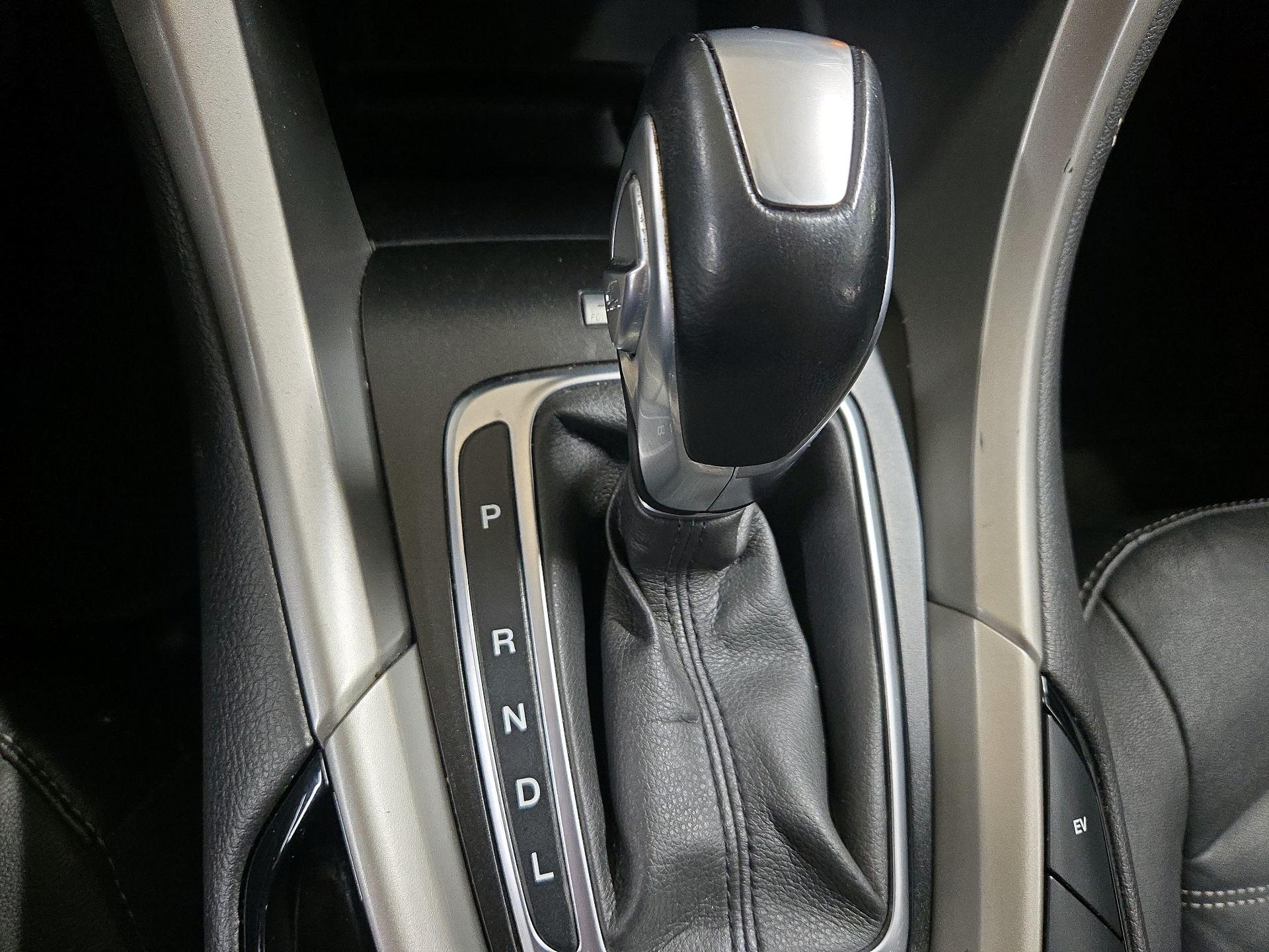 Thumbnail: 2014 Ford Fusion - 17