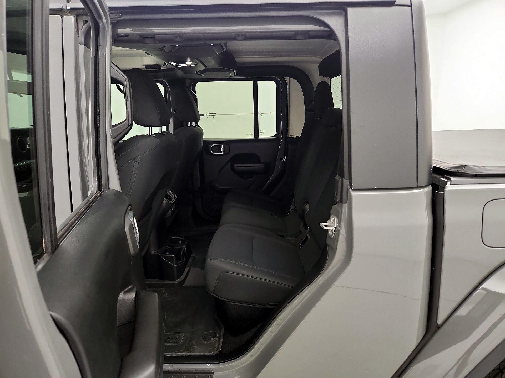 Thumbnail: 2021 Jeep Gladiator - 19