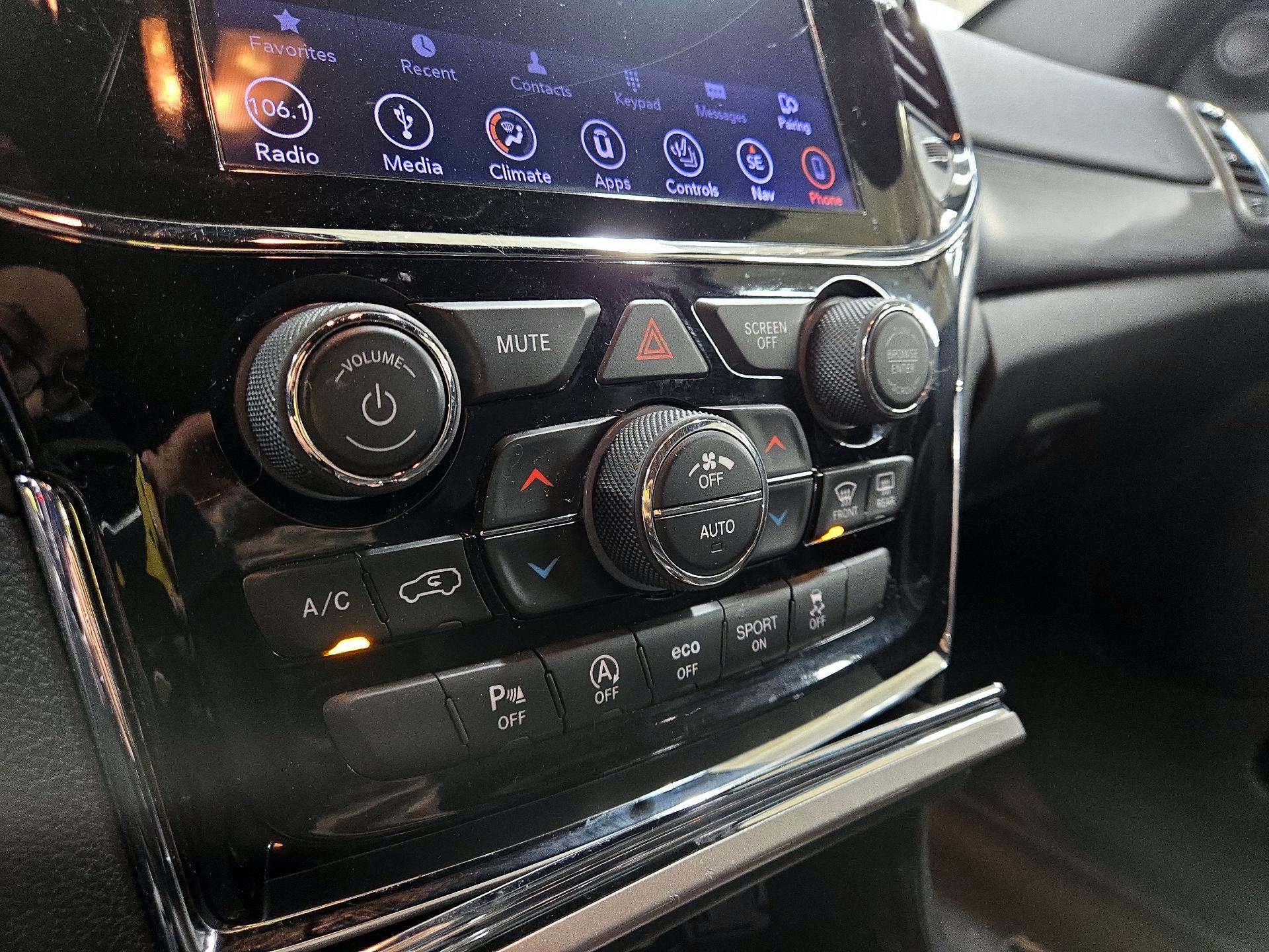 Thumbnail: 2019 Jeep Grand Cherokee - 17