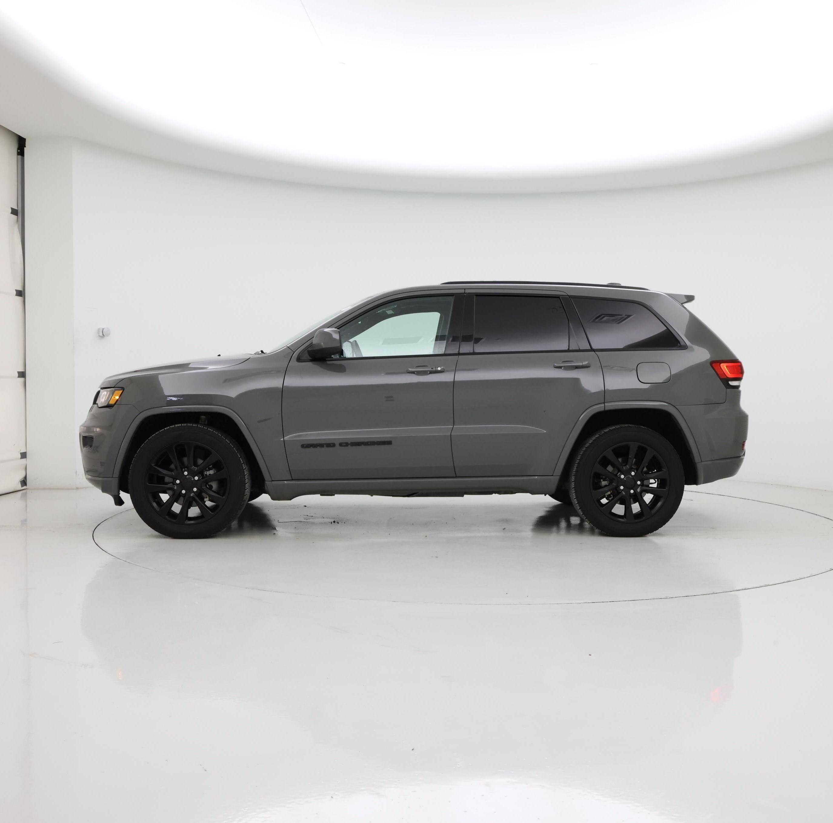 Thumbnail: 2019 Jeep Grand Cherokee - 3