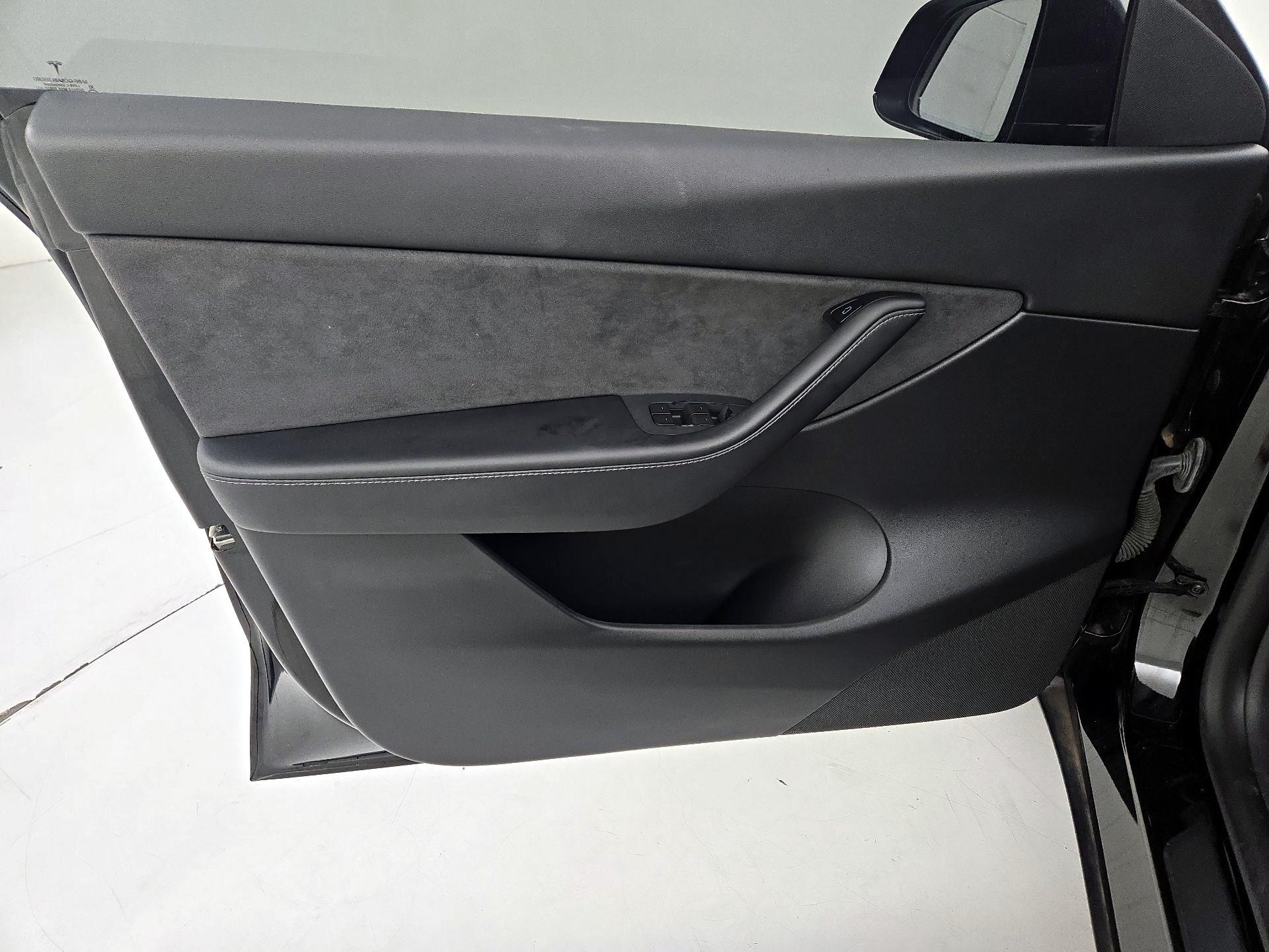 Thumbnail: 2021 Tesla Model Y - 12