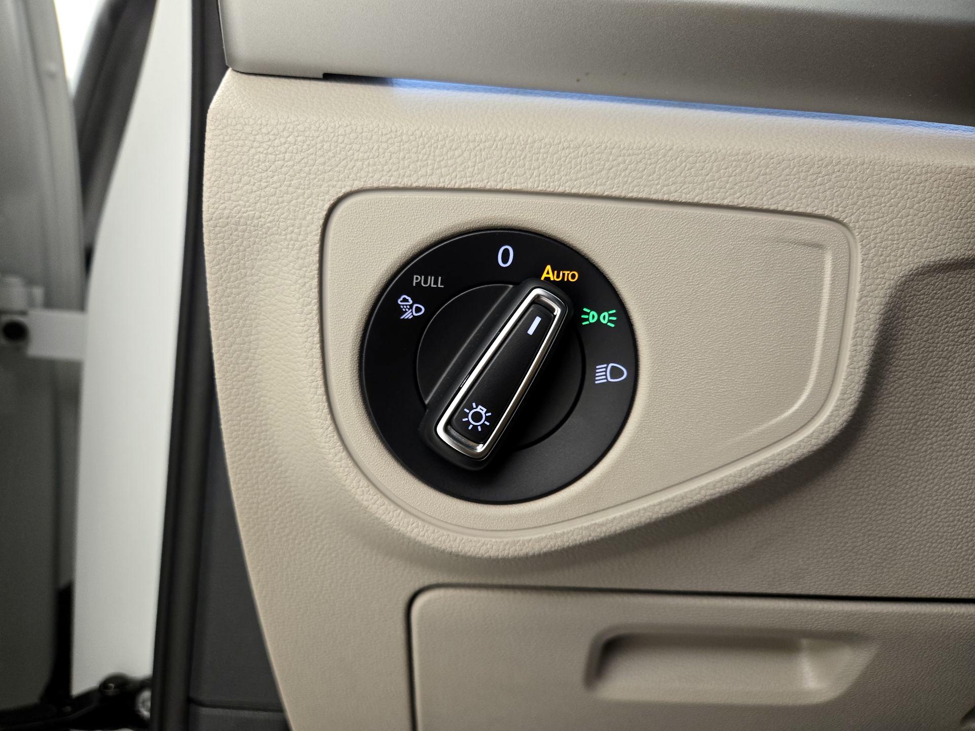 Thumbnail: 2021 Volkswagen Atlas - 13