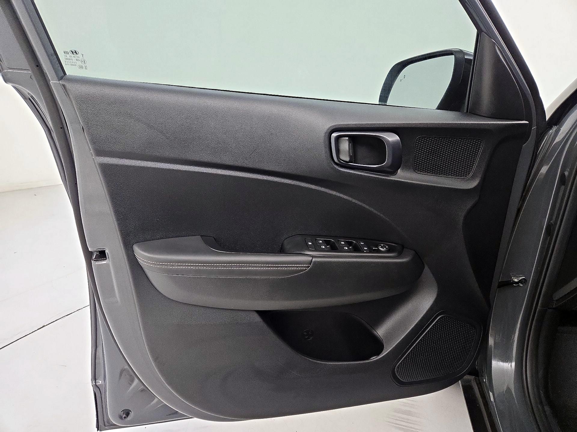 Thumbnail: 2025 Hyundai Venue - 12