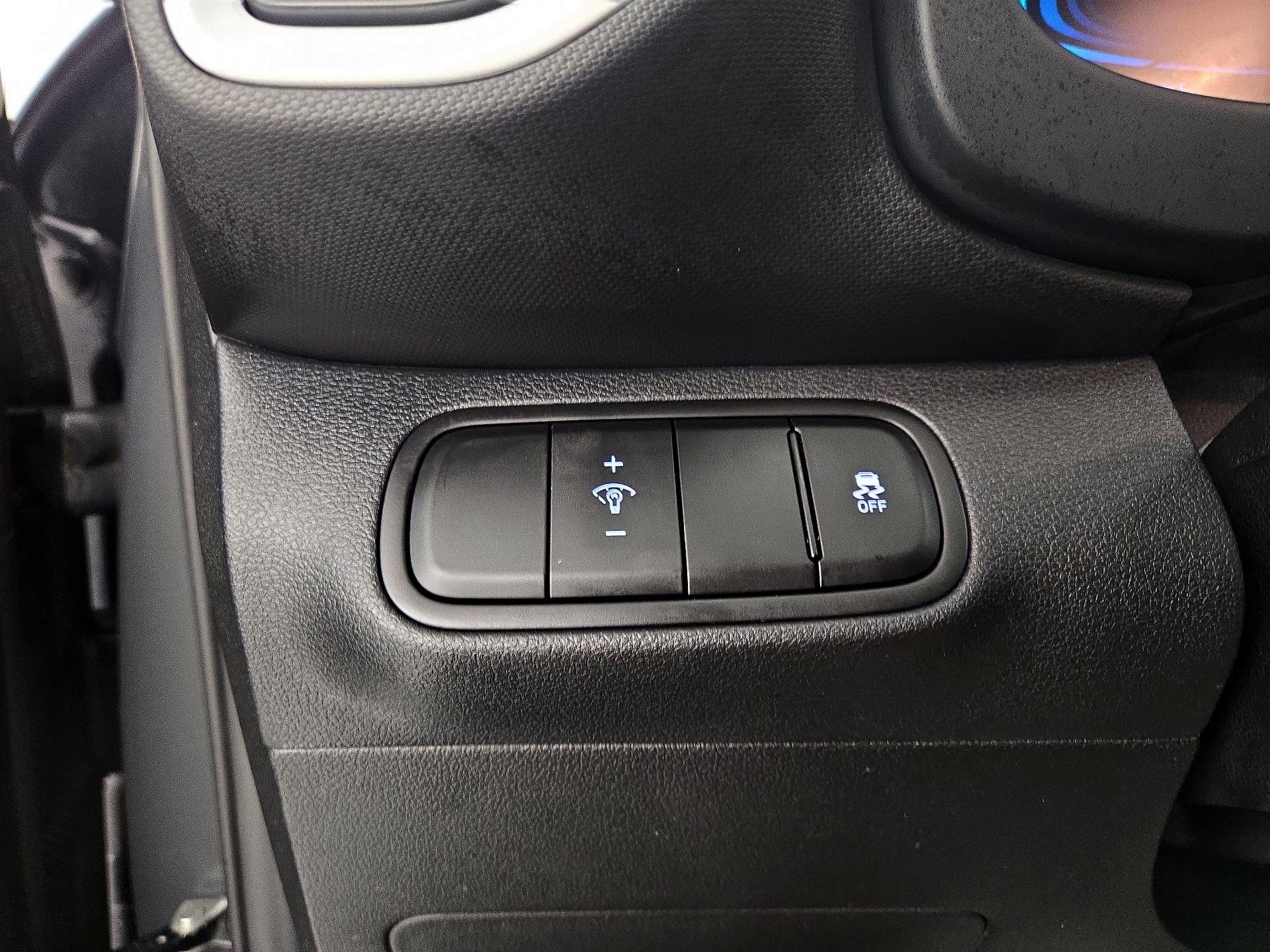 Thumbnail: 2025 Hyundai Venue - 13