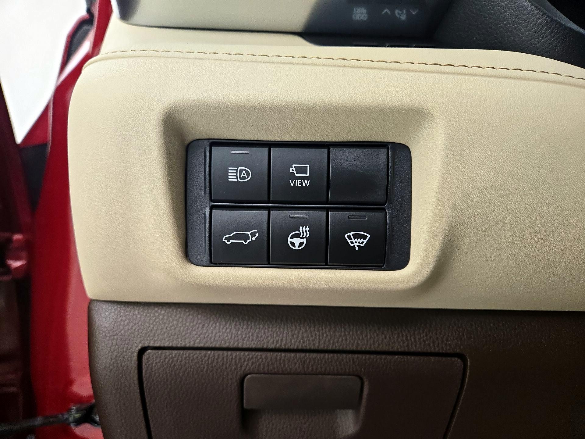 Thumbnail: 2021 Toyota Highlander - 13