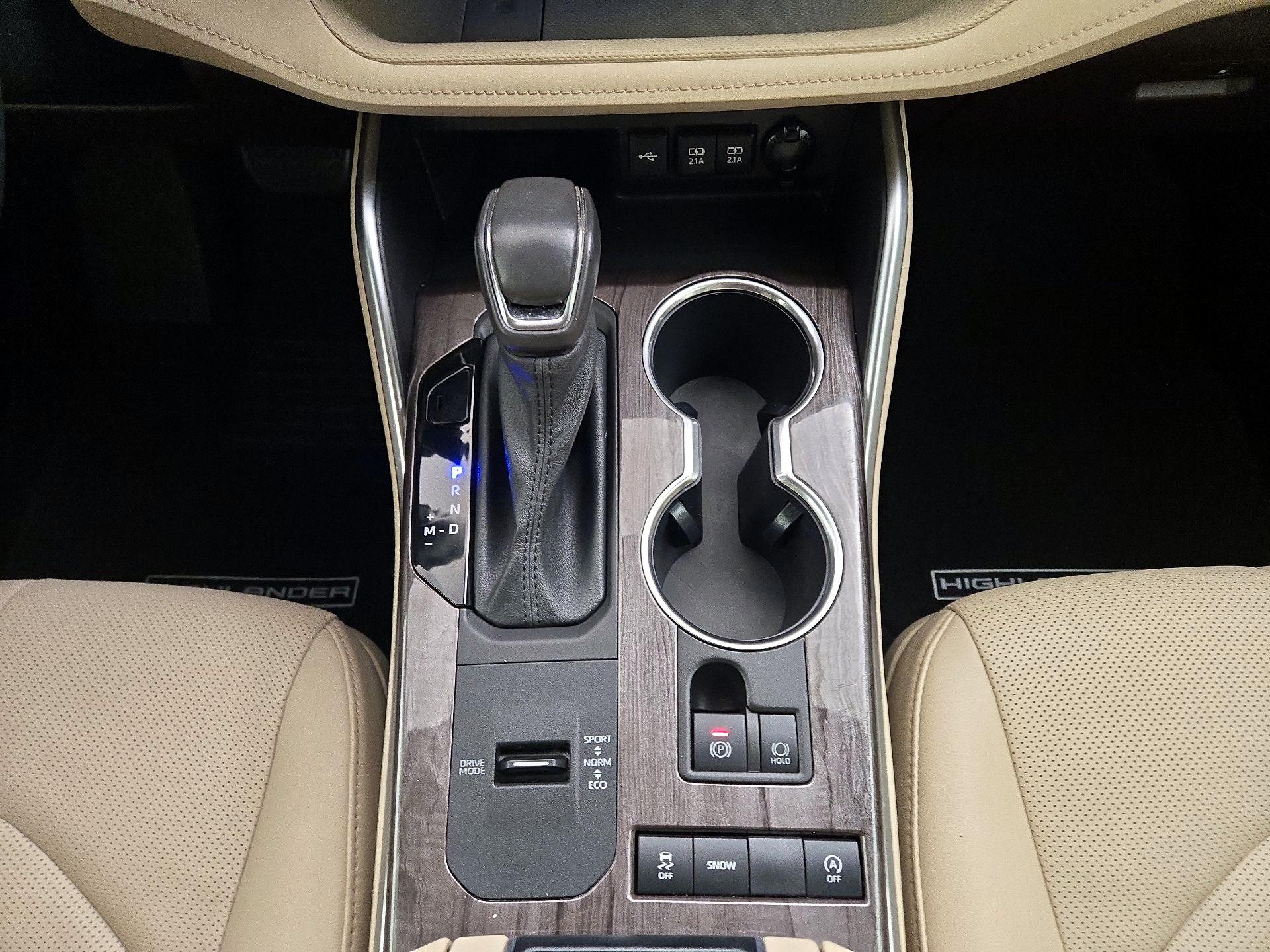 Thumbnail: 2021 Toyota Highlander - 18