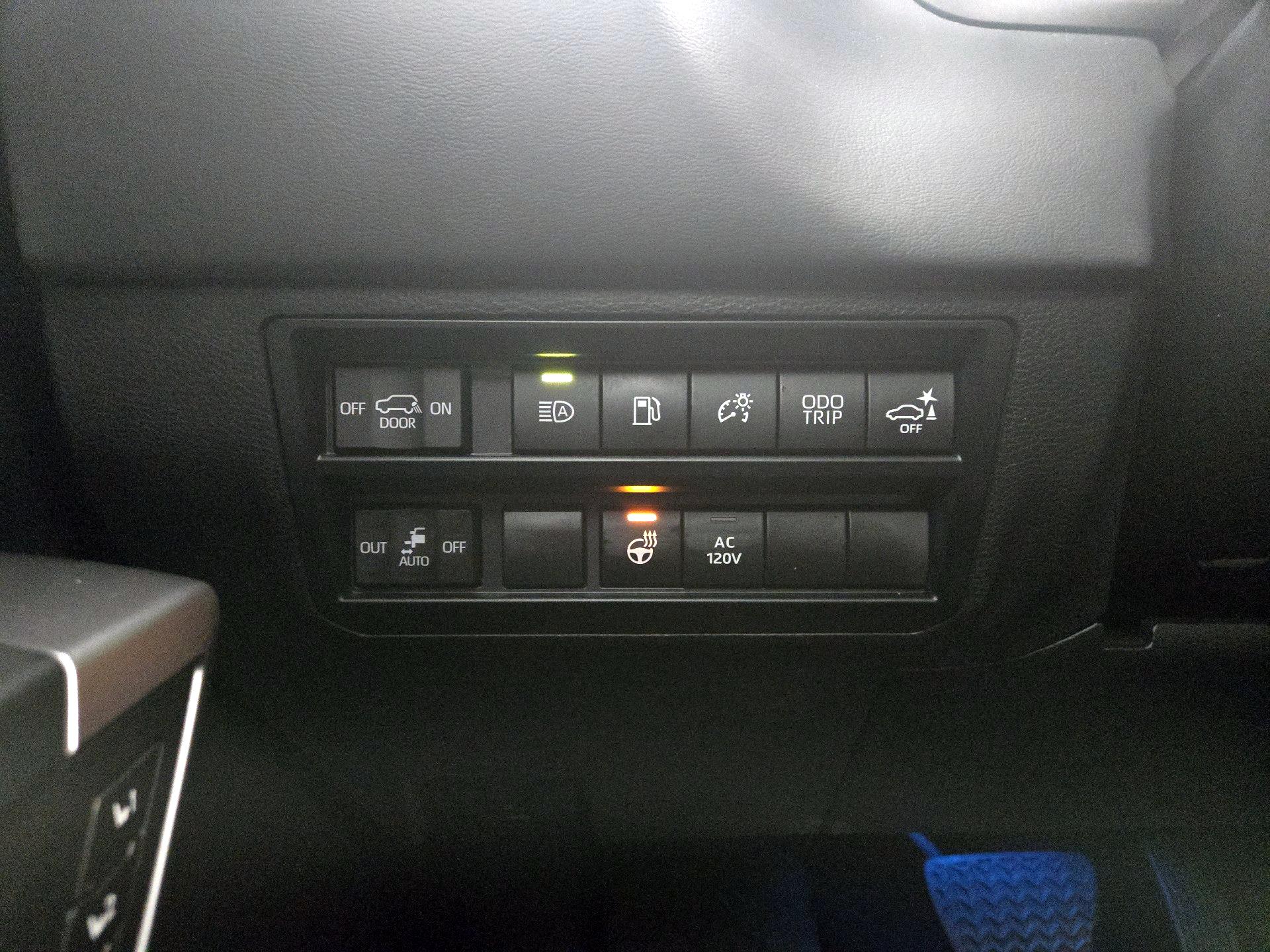 Thumbnail: 2023 Toyota Sequoia - 13